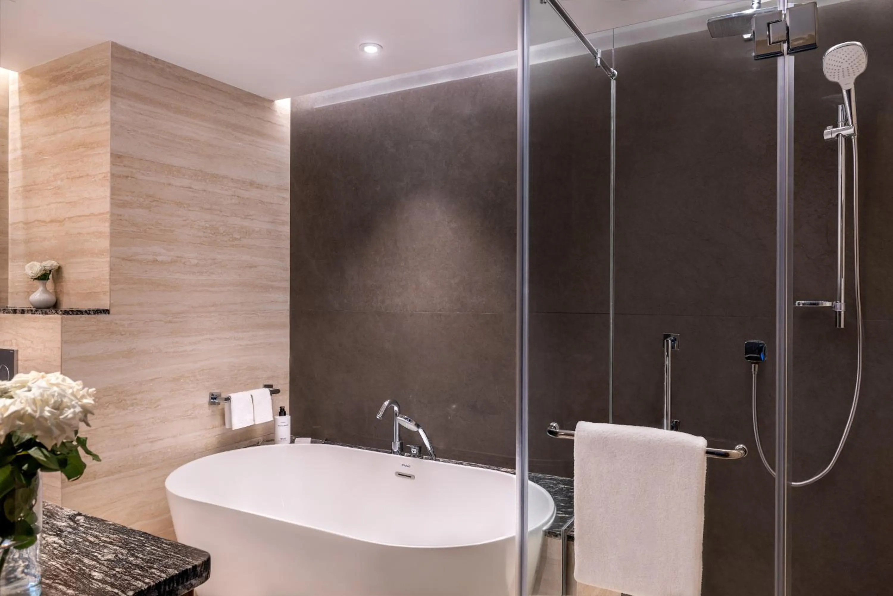 Shower in Sofitel Cairo Downtown Nile