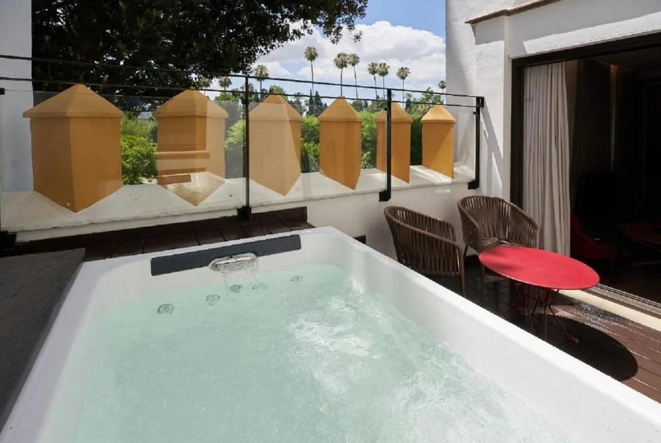 Hot Tub in Suites Murillo Plaza Sta. Cruz