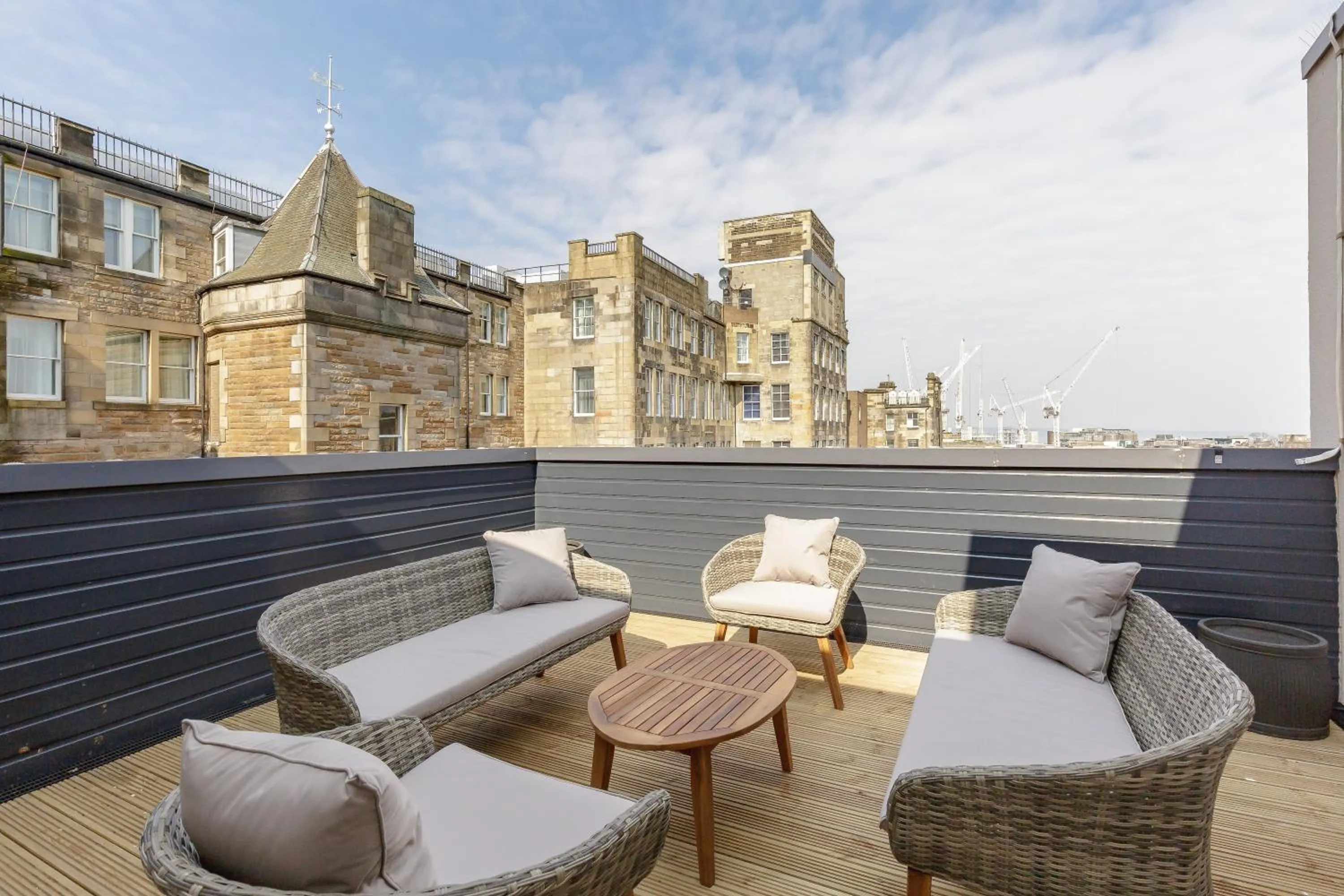 Destiny Scotland - Royal Mile Residence