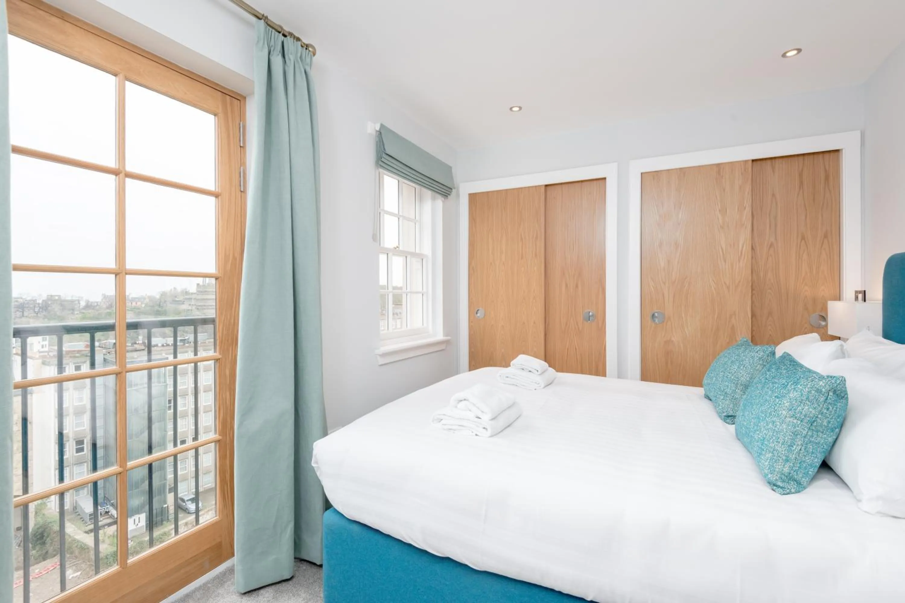 Bed in Destiny Scotland - Royal Mile Residence