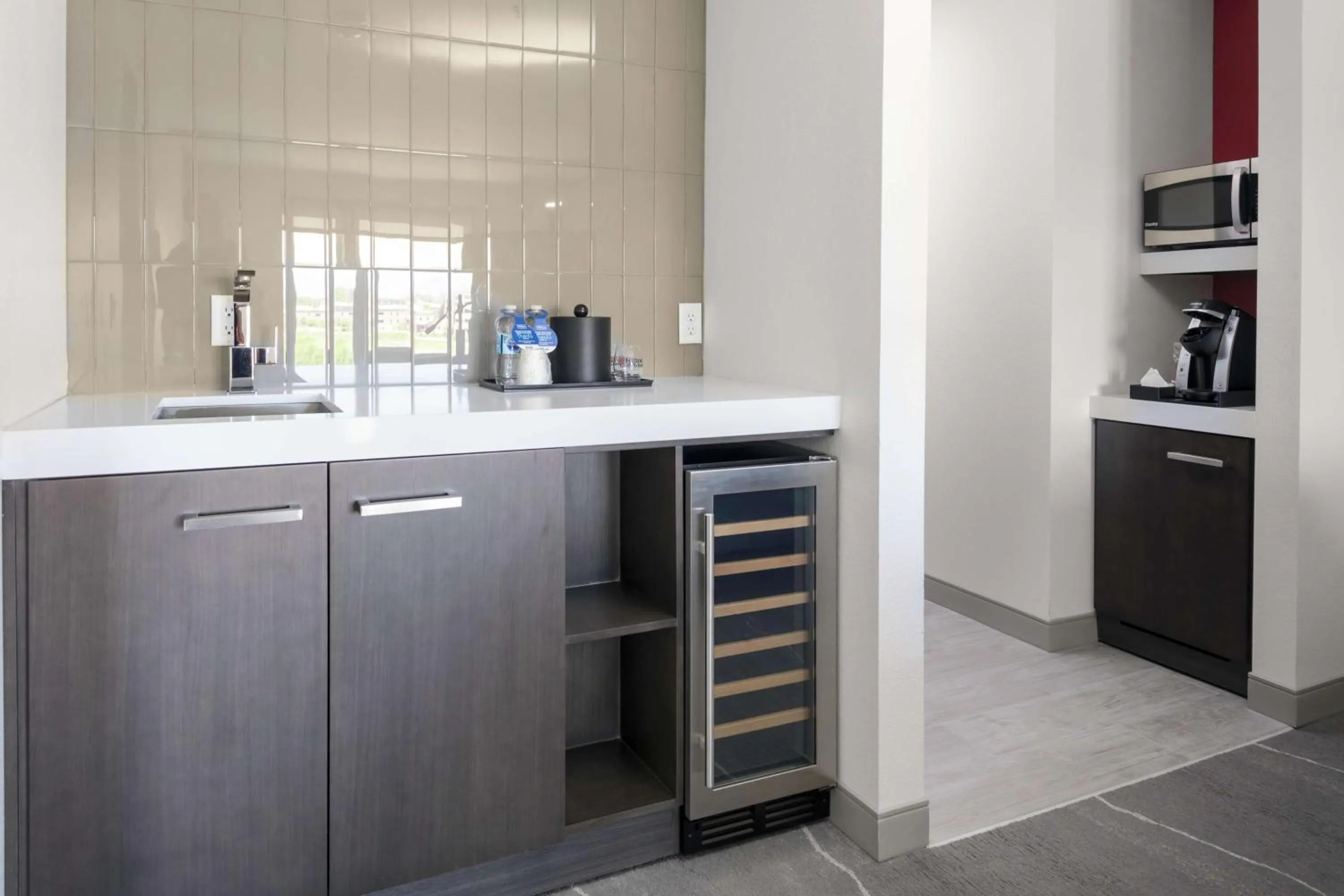 Photo of the whole room in Hilton Garden Inn Denver/Thornton