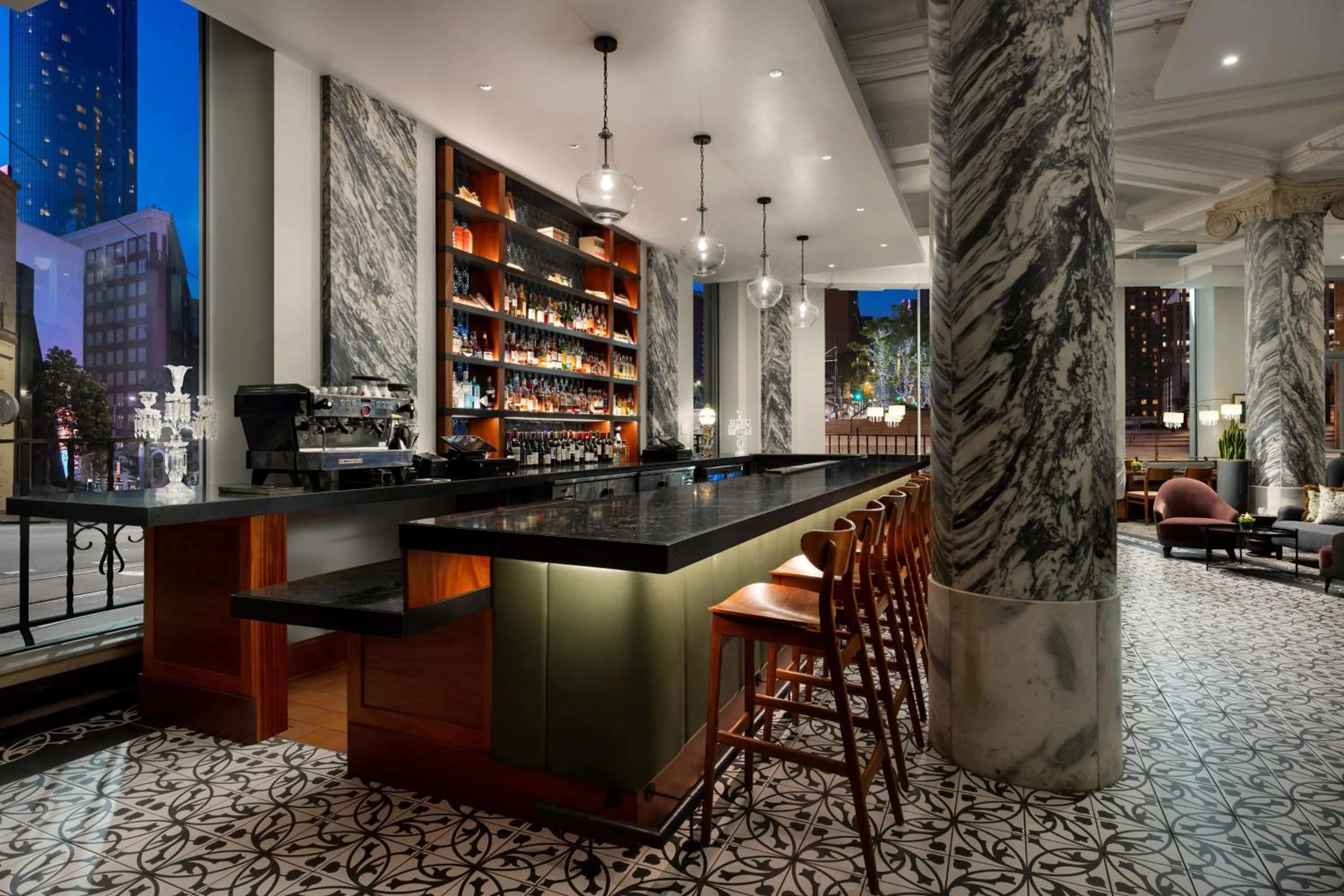 Lounge or bar in The Candler Hotel Atlanta, Curio Collection by Hilton
