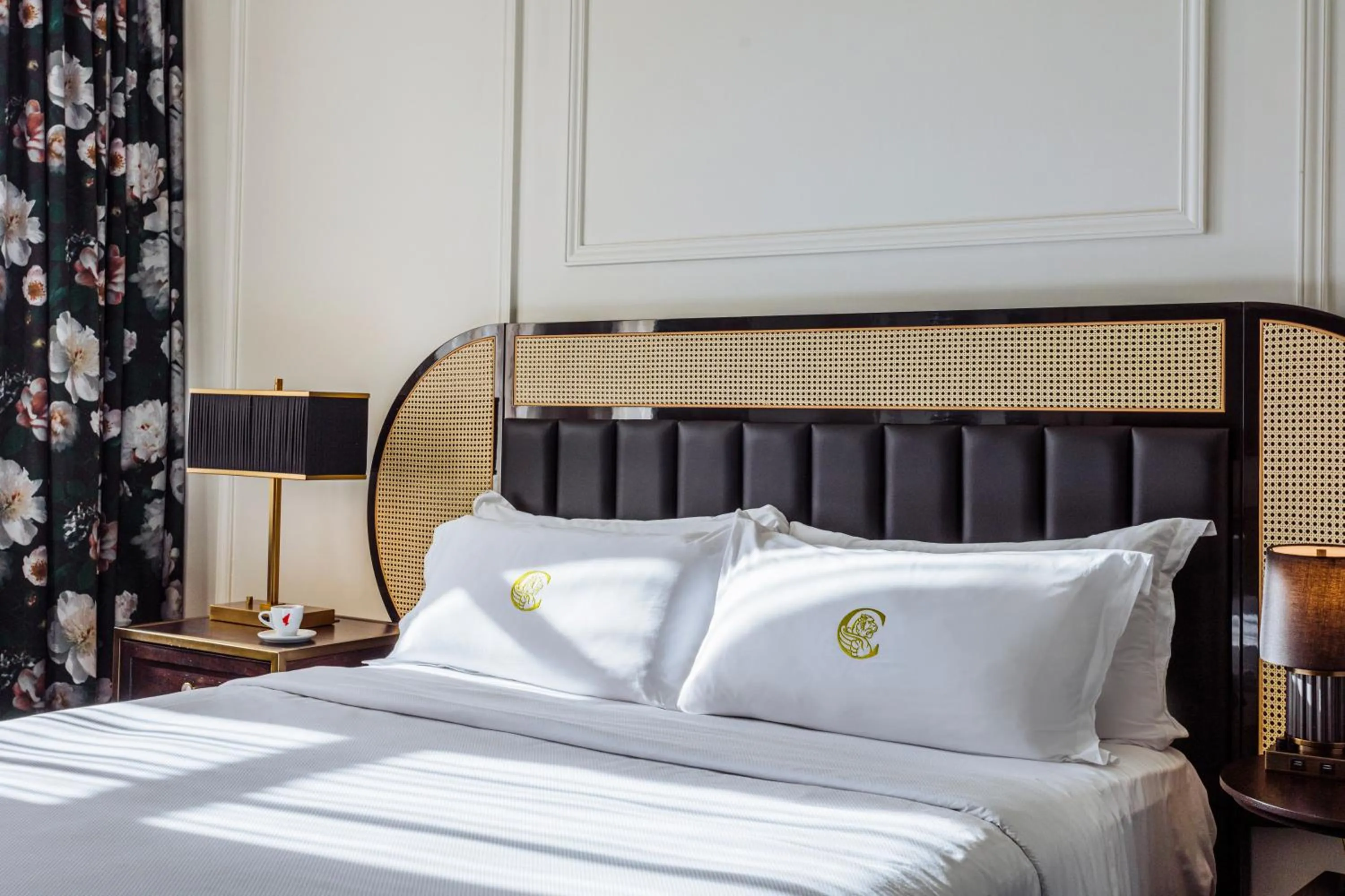 Bed in The Candler Hotel Atlanta, Curio Collection by Hilton