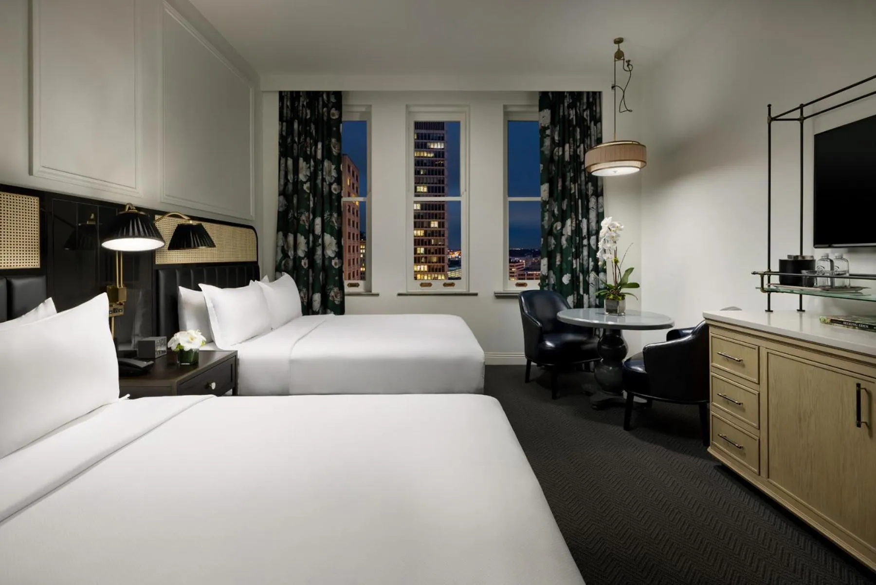 Bed in The Candler Hotel Atlanta, Curio Collection by Hilton