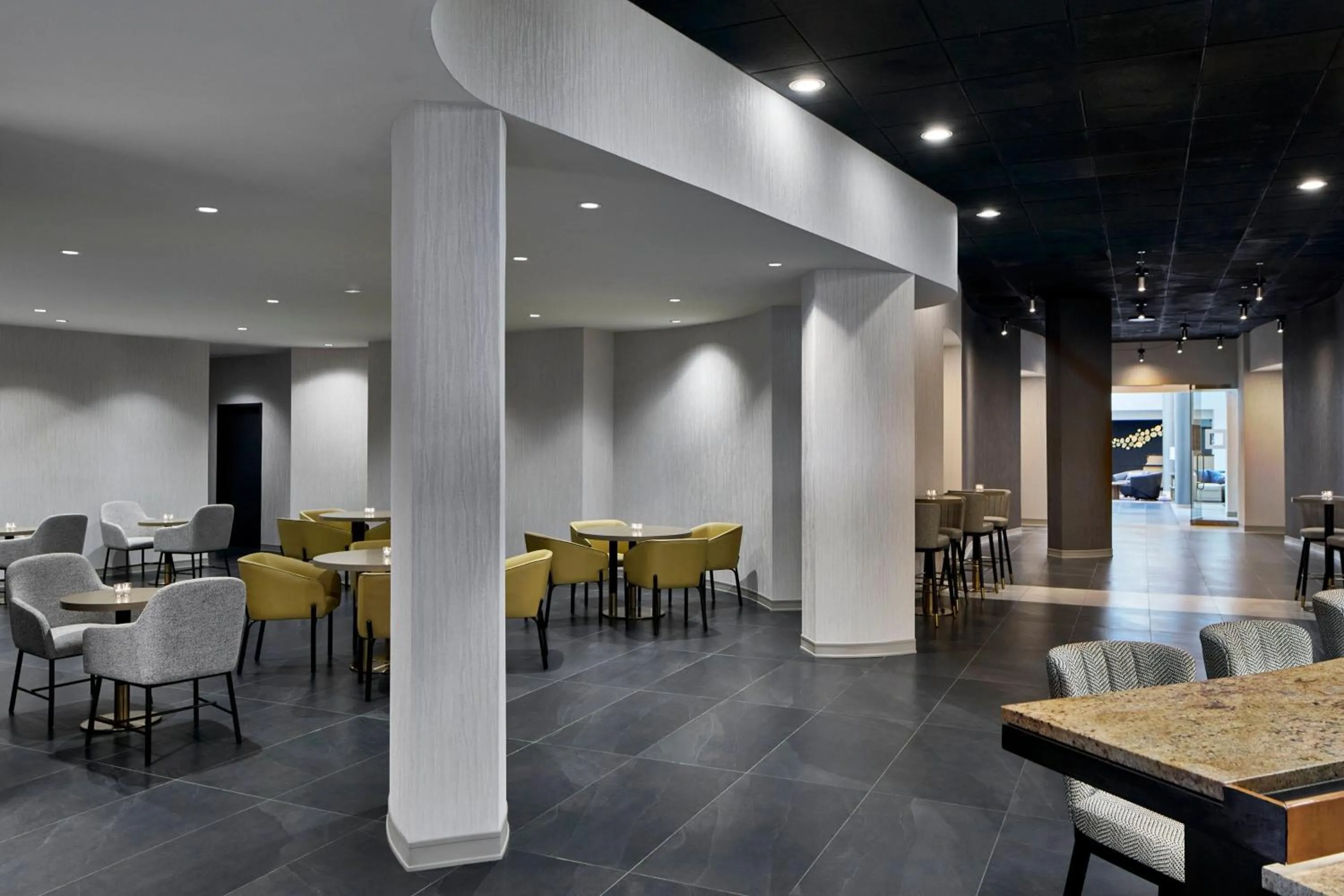 Restaurant/places to eat in Delta Hotels by Marriott Toledo