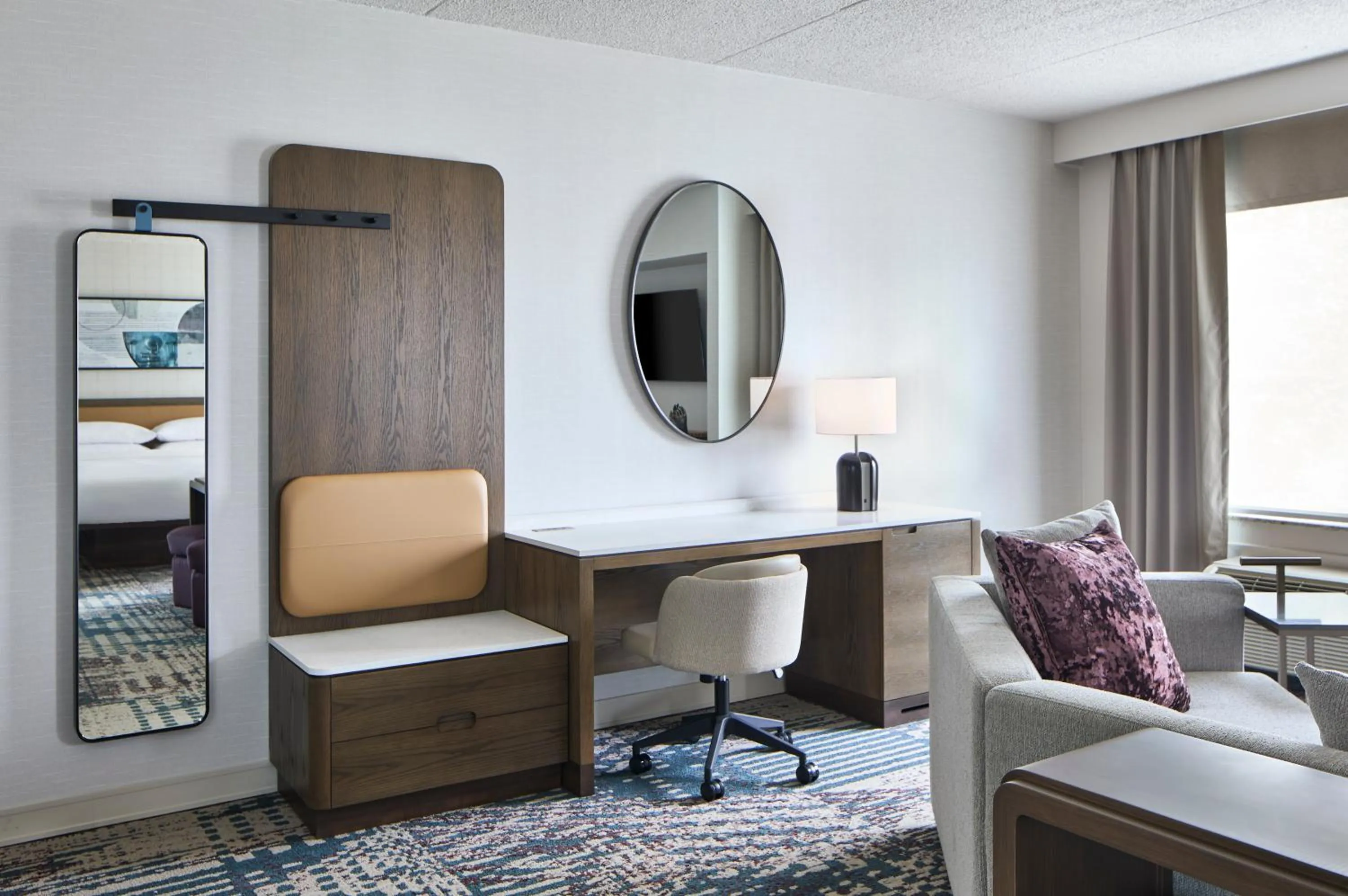 Seating area in Delta Hotels by Marriott Toledo