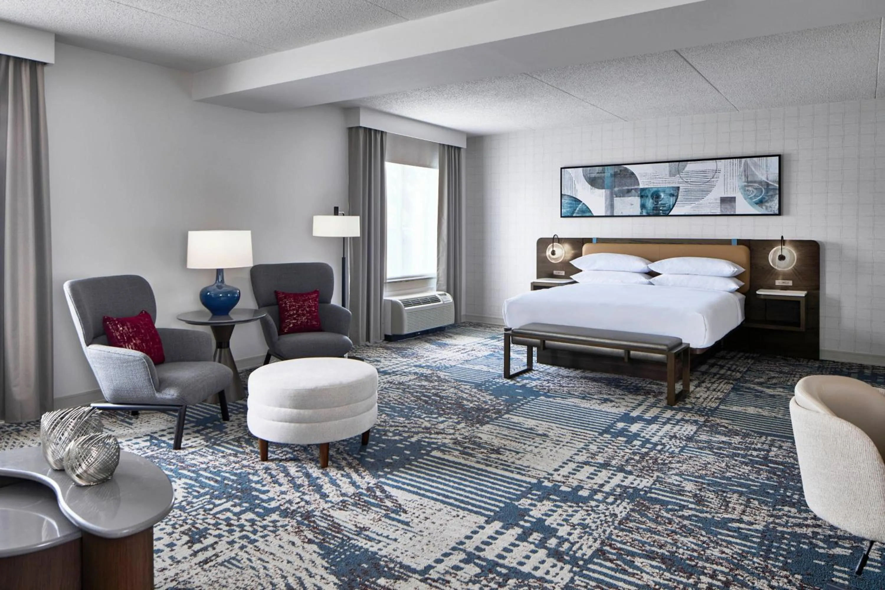 Photo of the whole room, Bed in Delta Hotels by Marriott Toledo