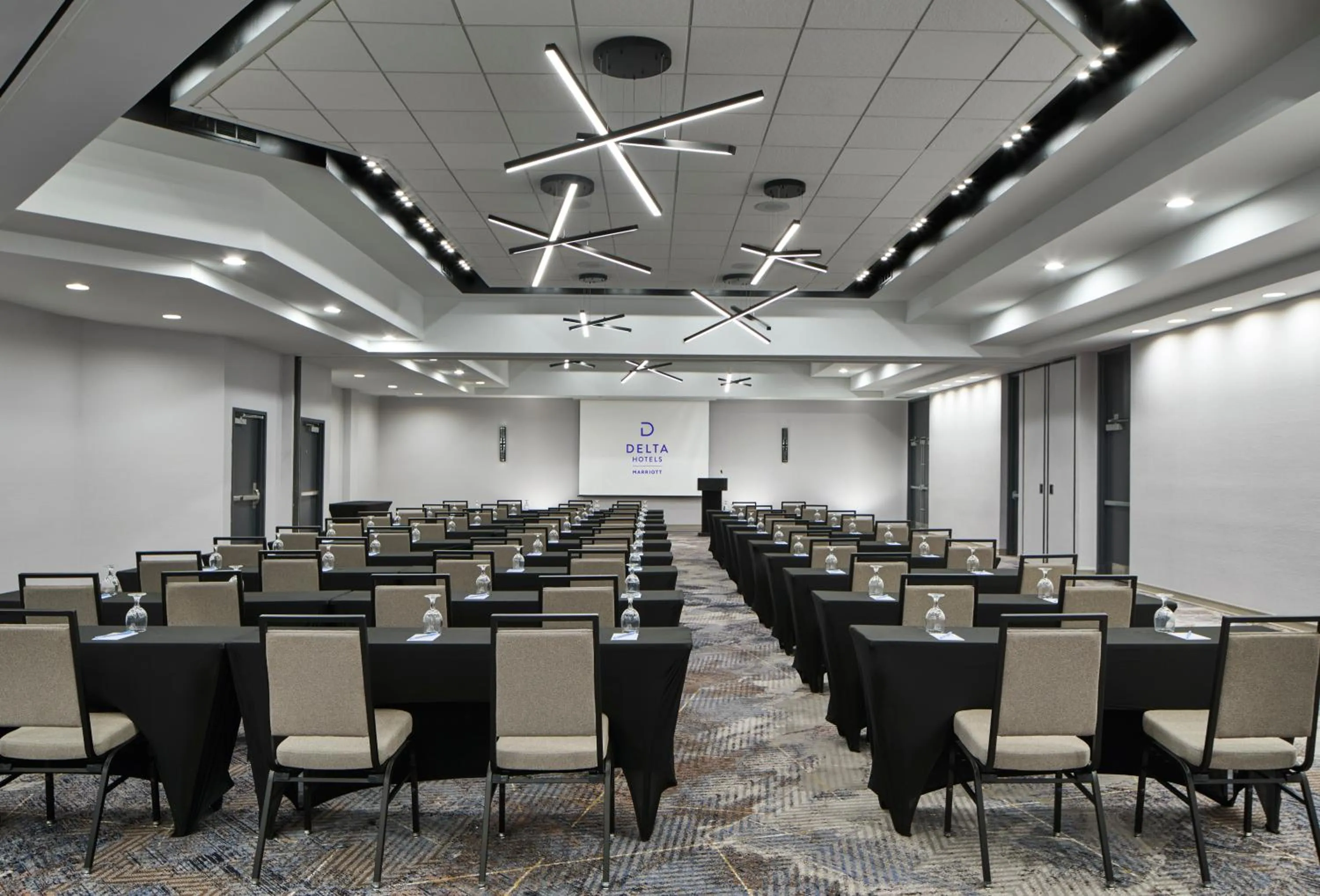 Meeting/conference room in Delta Hotels by Marriott Toledo