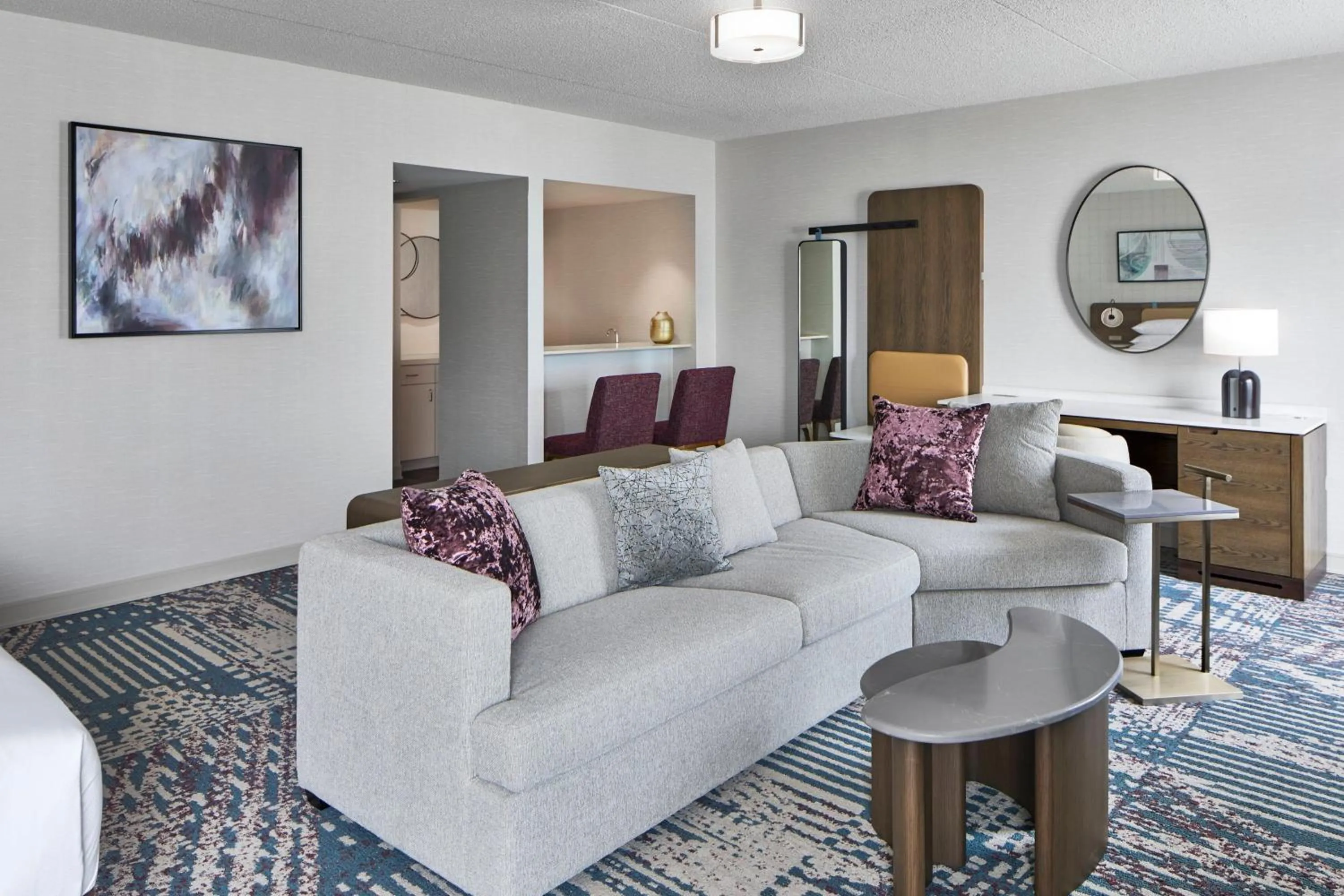 Living room in Delta Hotels by Marriott Toledo