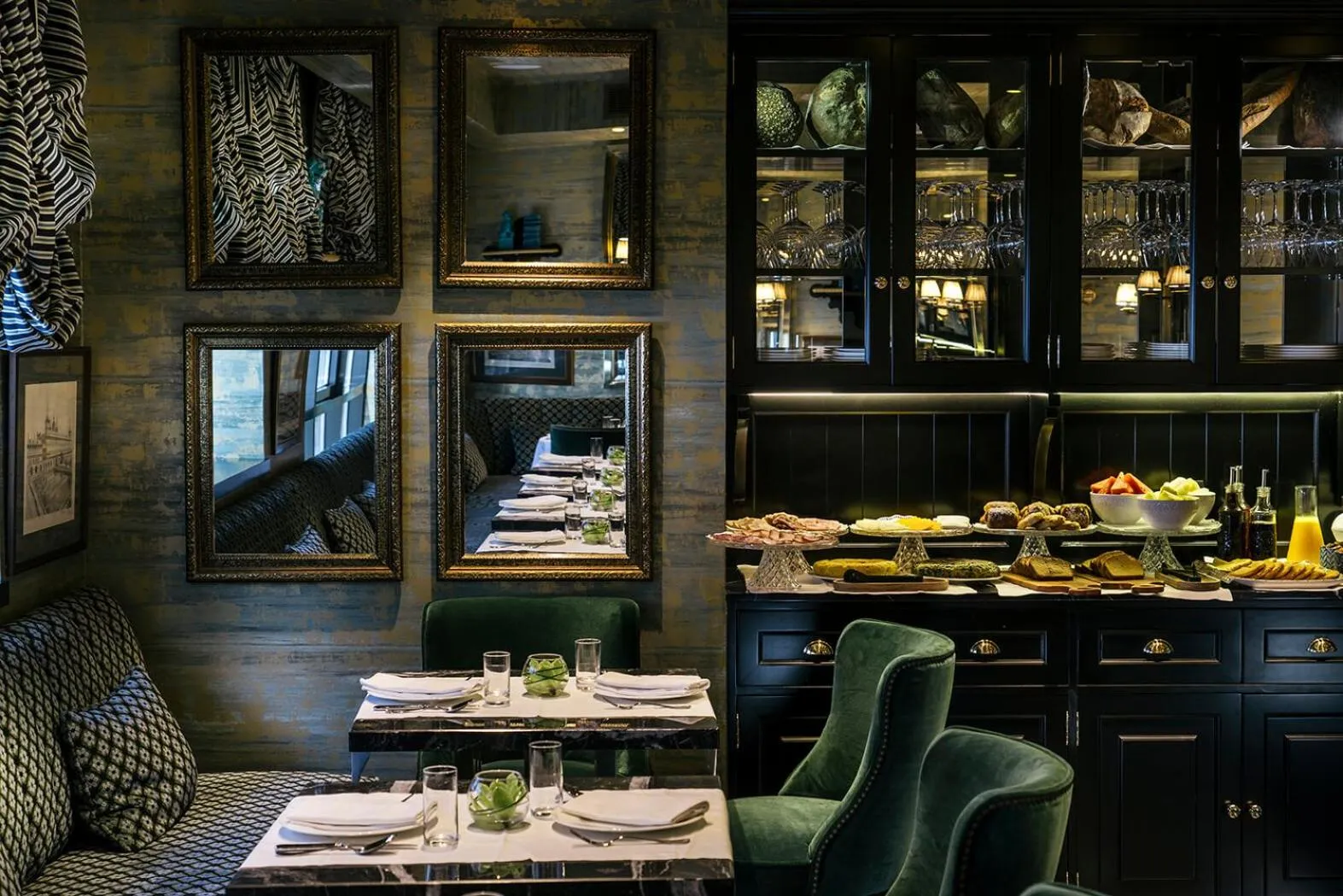 Buffet breakfast in The First One Madrid Preciados