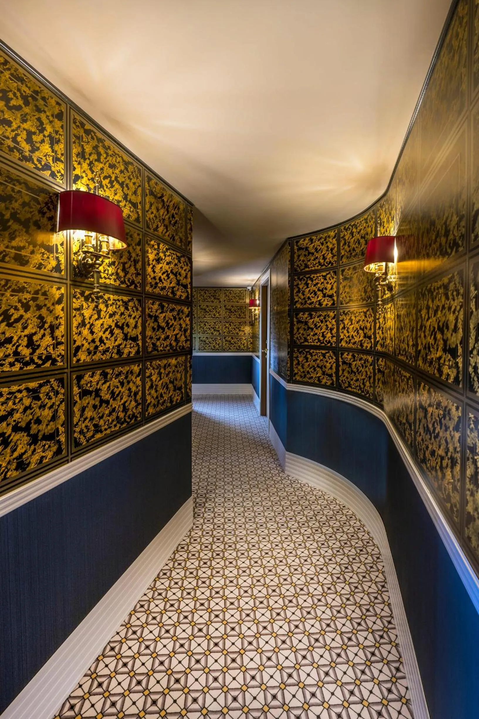 Property building in The First One Madrid Preciados