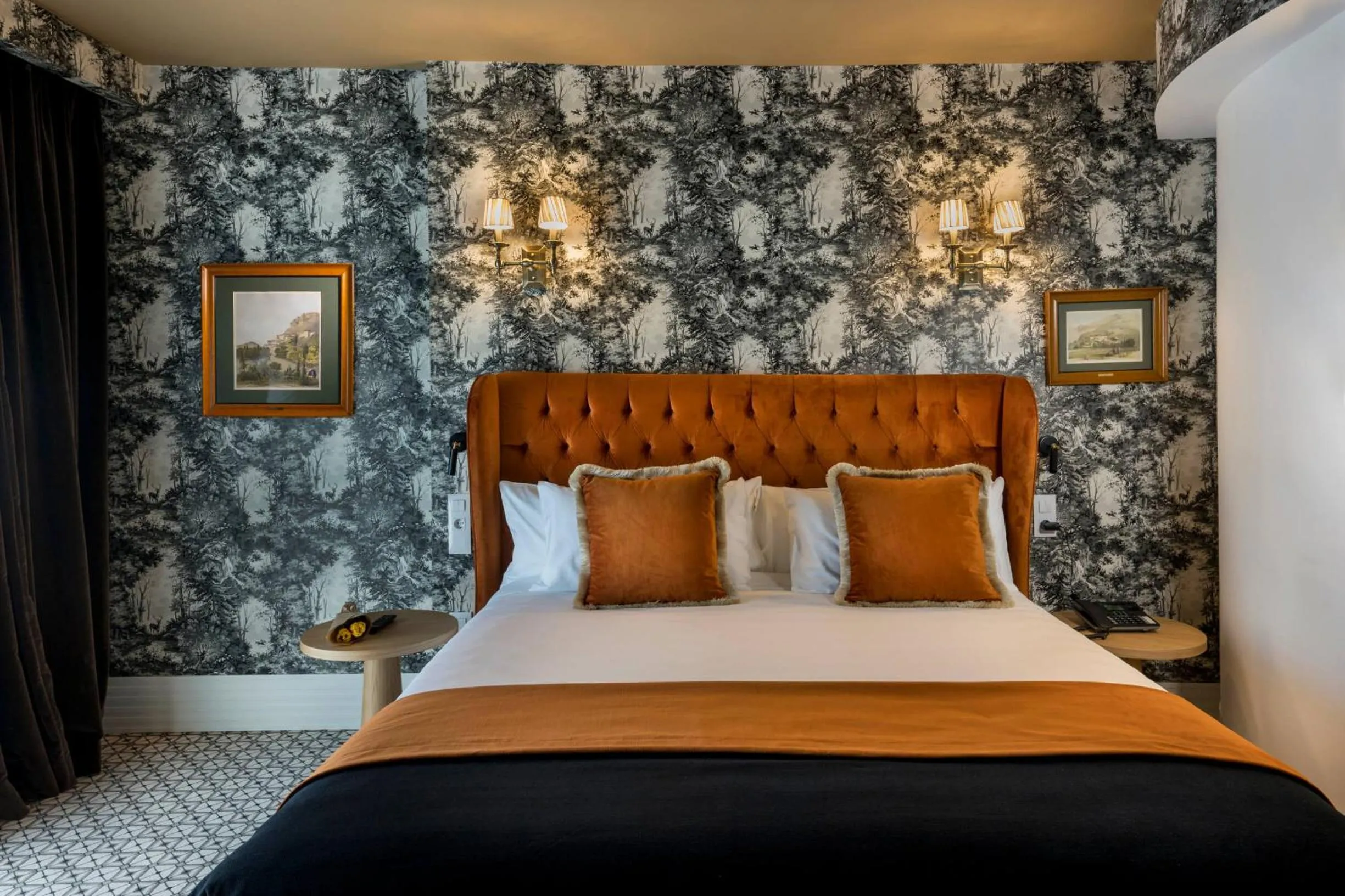 Photo of the whole room, Bed in The First One Madrid Preciados