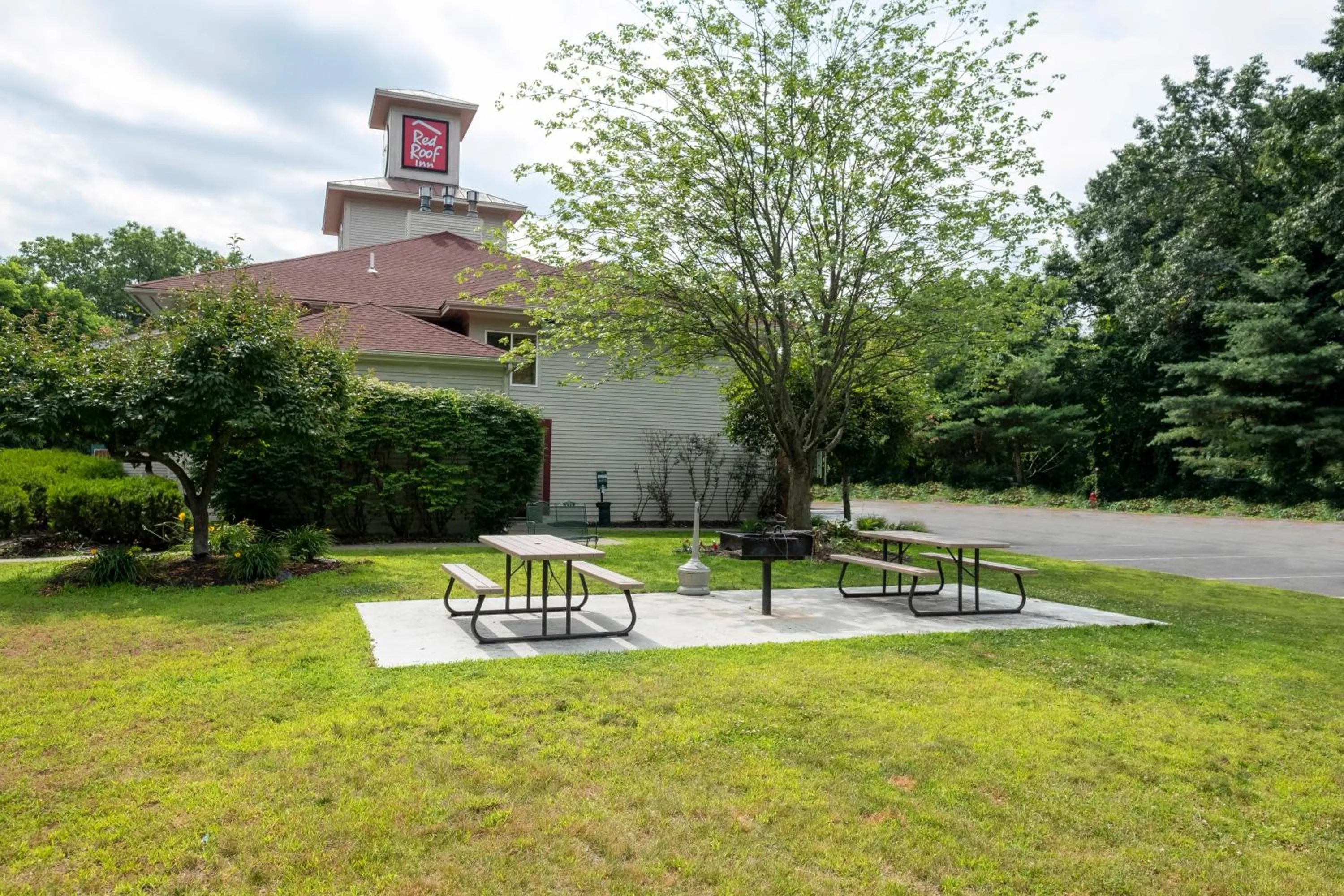 Property building in Red Roof Inn Clifton Park
