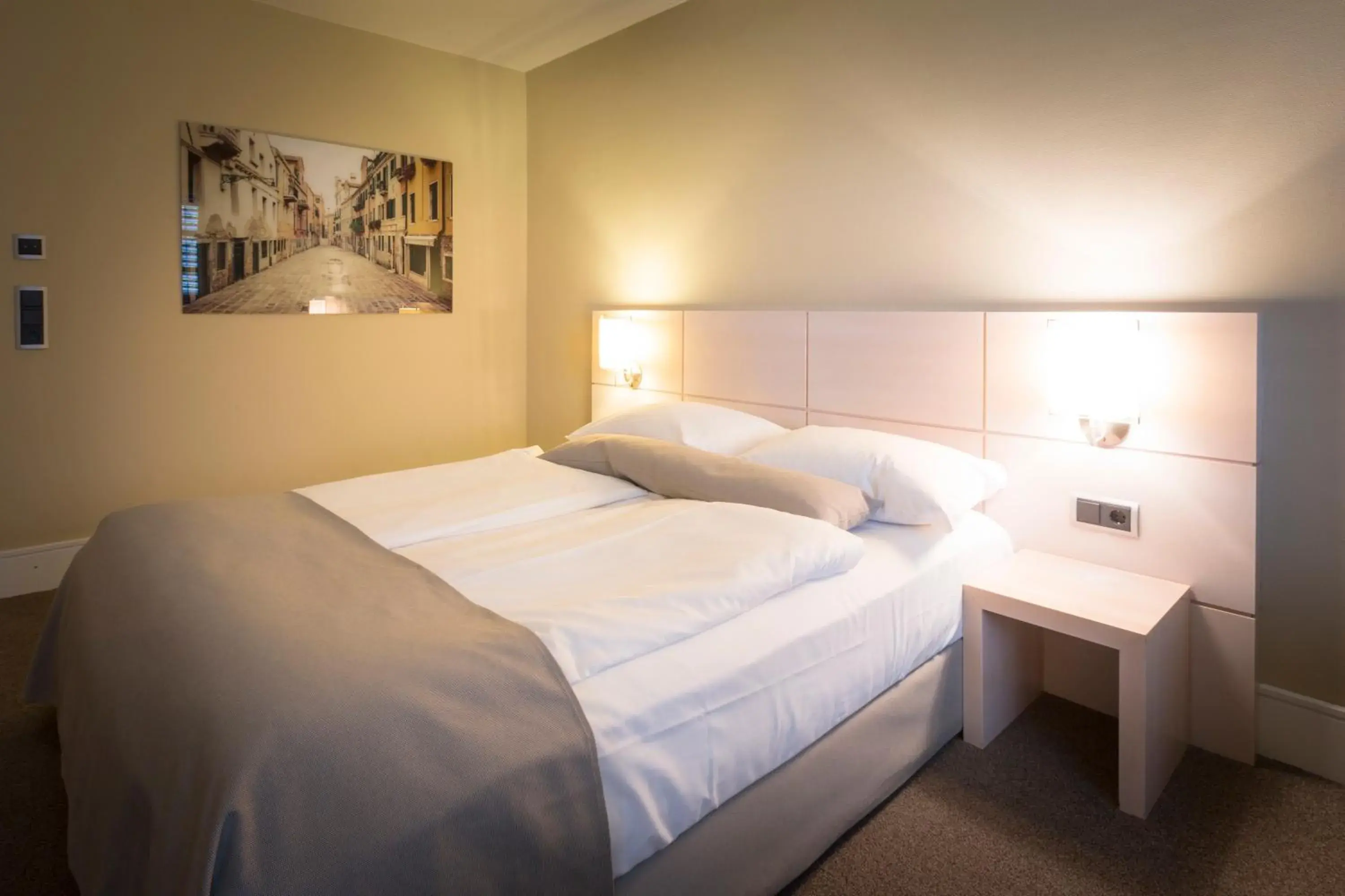 Photo of the whole room, Bed in Altera Hotel Photo of the whole room, Bed in Altera Hotel