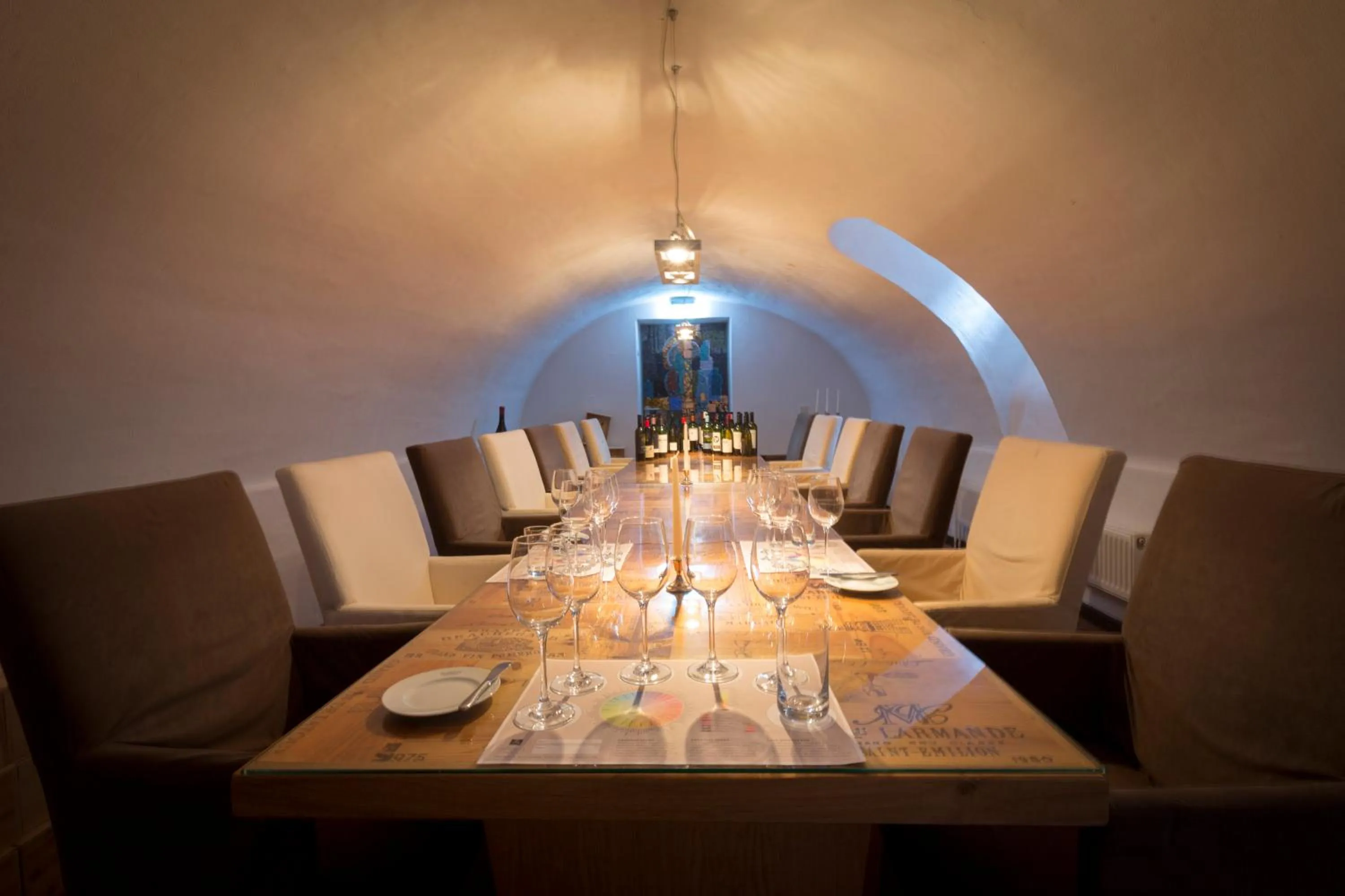 Restaurant/places to eat in Altera Hotel