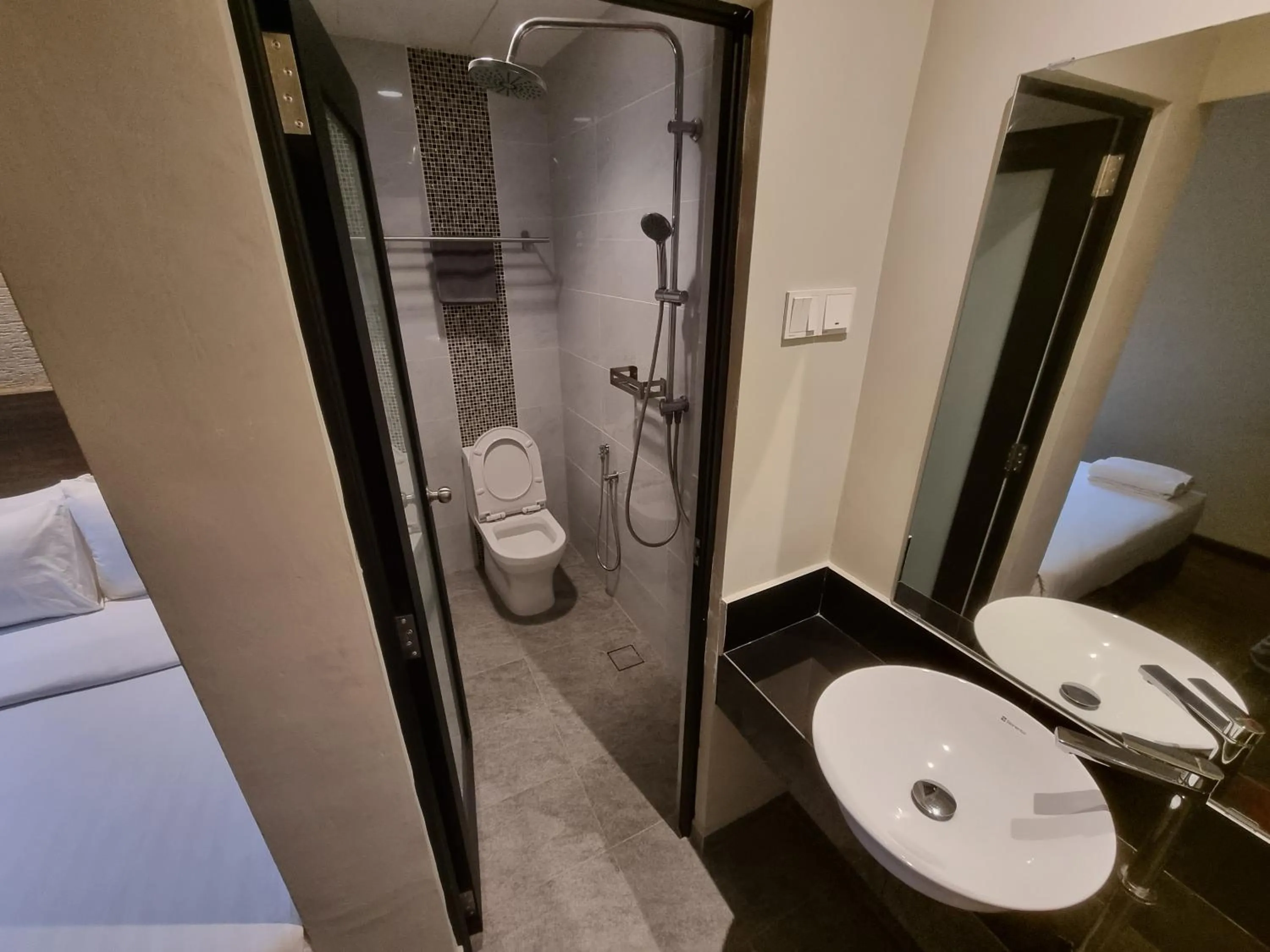 Bathroom, Bed in MIICO Hotel @ Mount Austin