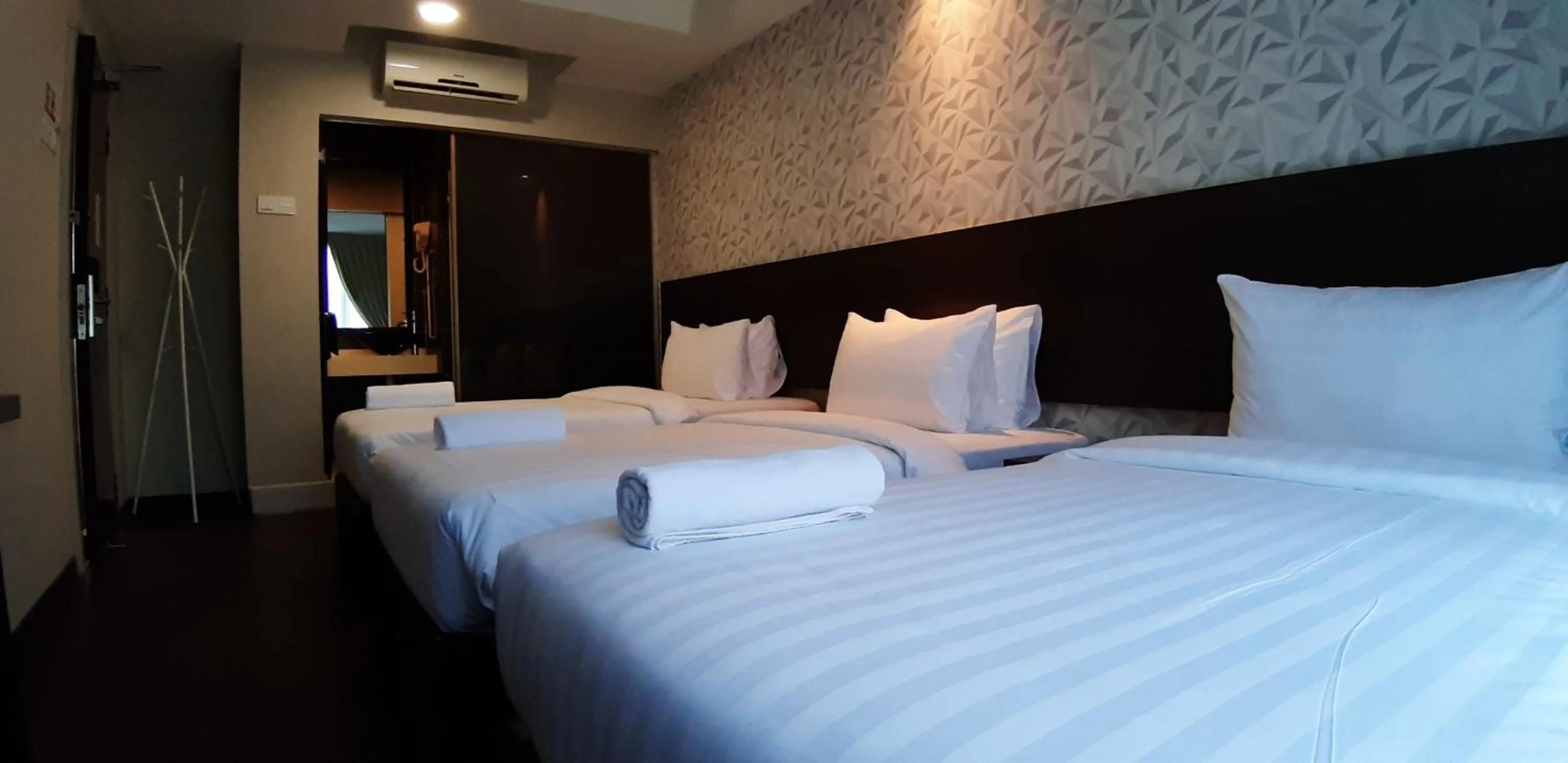 Bed in MIICO Hotel @ Mount Austin