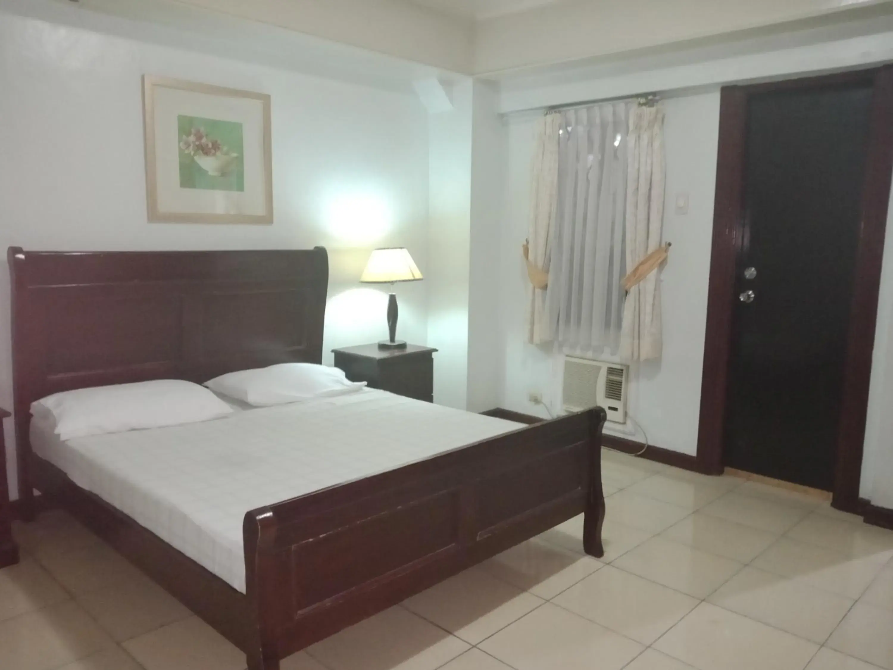 Budget Double Room - single occupancy in Casa Micarosa Hotel Budget Double Room - single occupancy in Casa Micarosa Hotel
