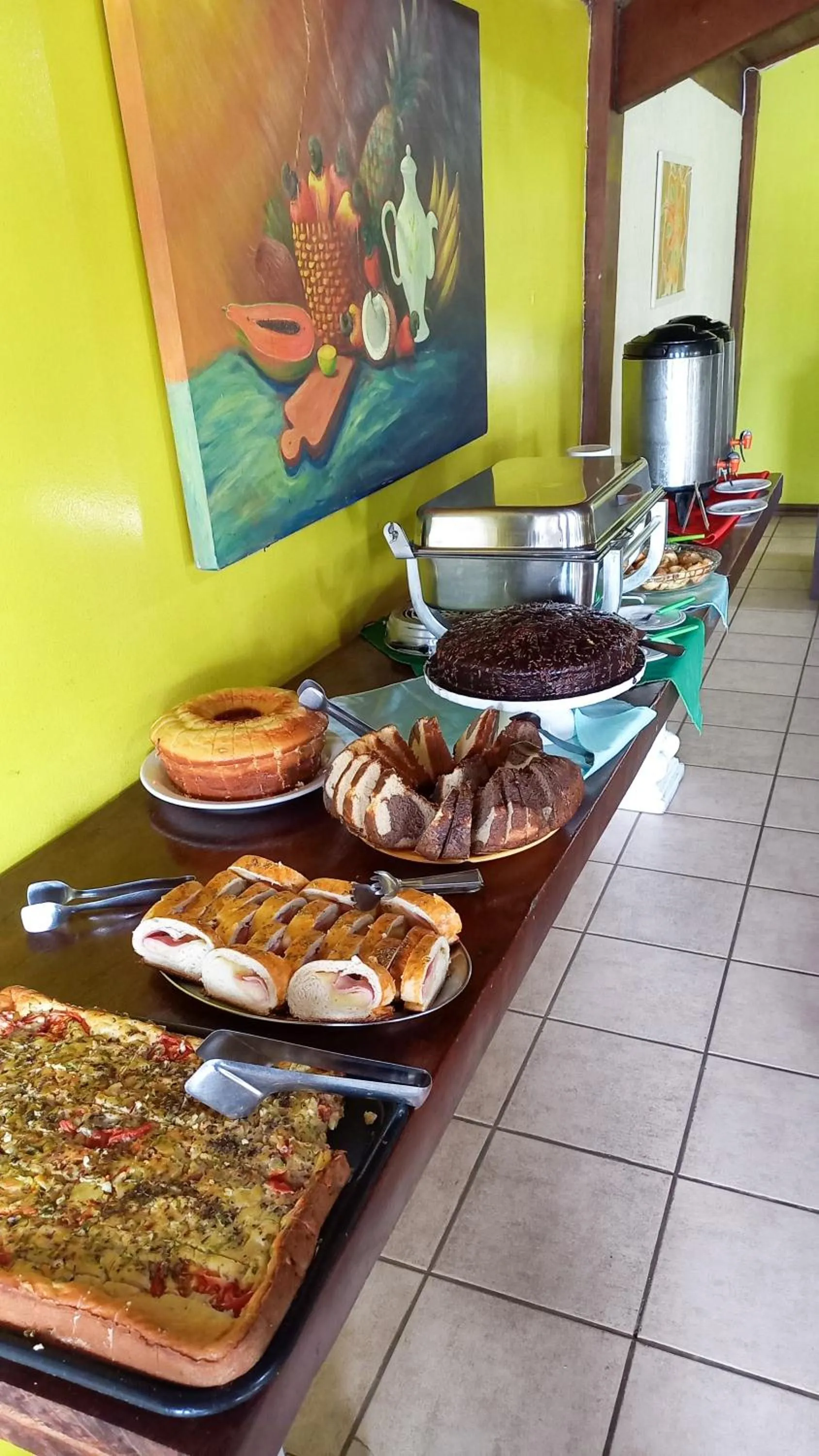 Buffet breakfast in Vale Verde Praia Hotel