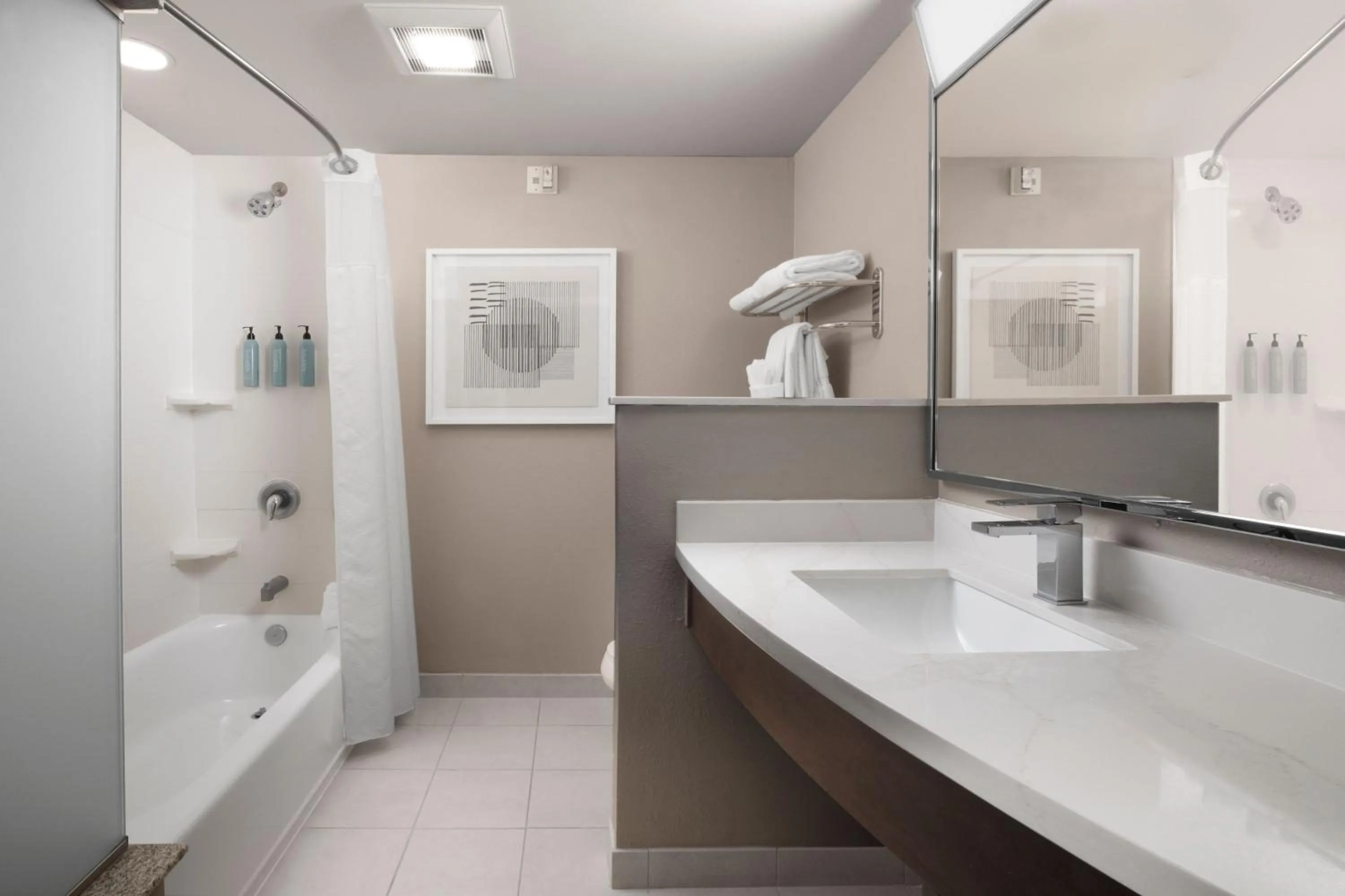 Bathroom in Courtyard by Marriott Galveston Island