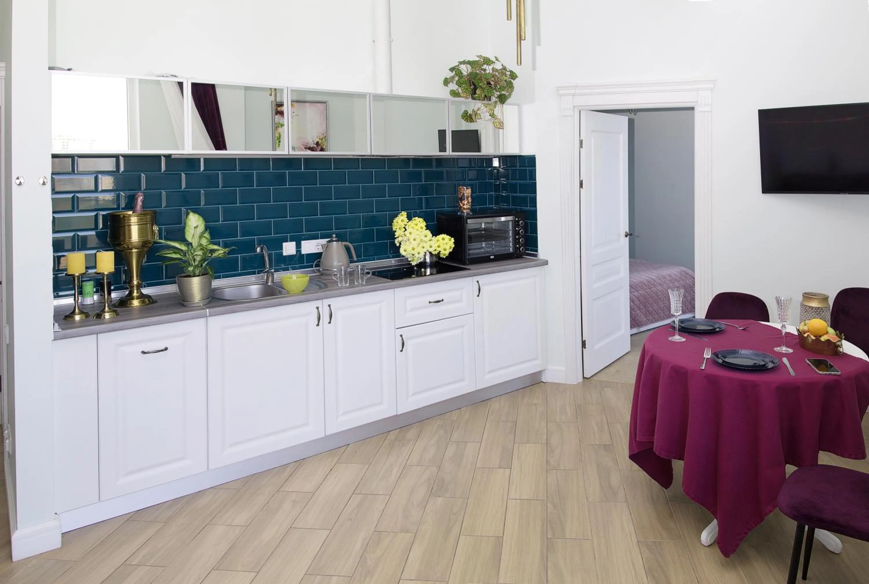 Kitchen or kitchenette in Apart hotel Greenwood near Sea