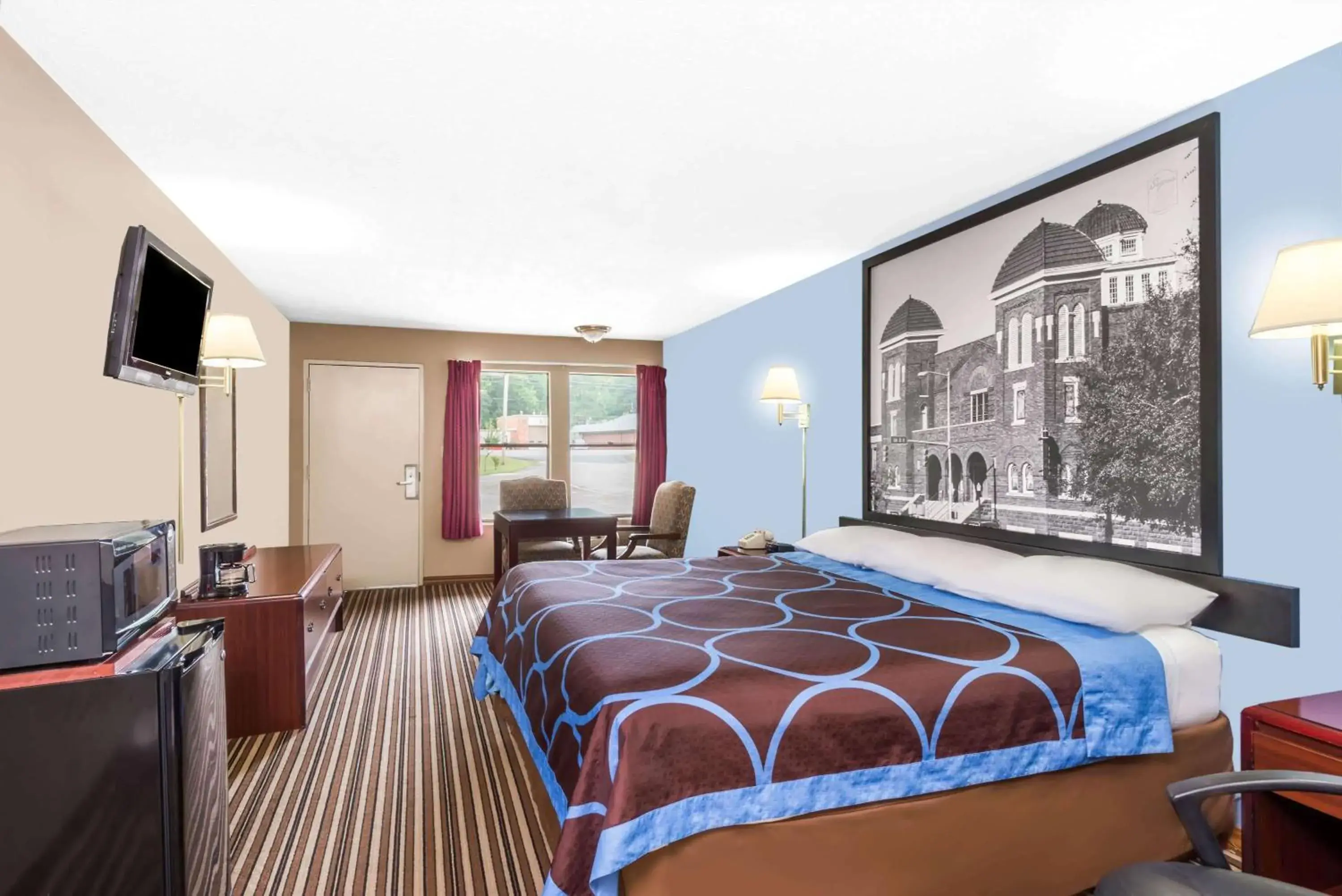 Photo of the whole room in Super 8 by Wyndham Gadsden AL Photo of the whole room in Super 8 by Wyndham Gadsden AL