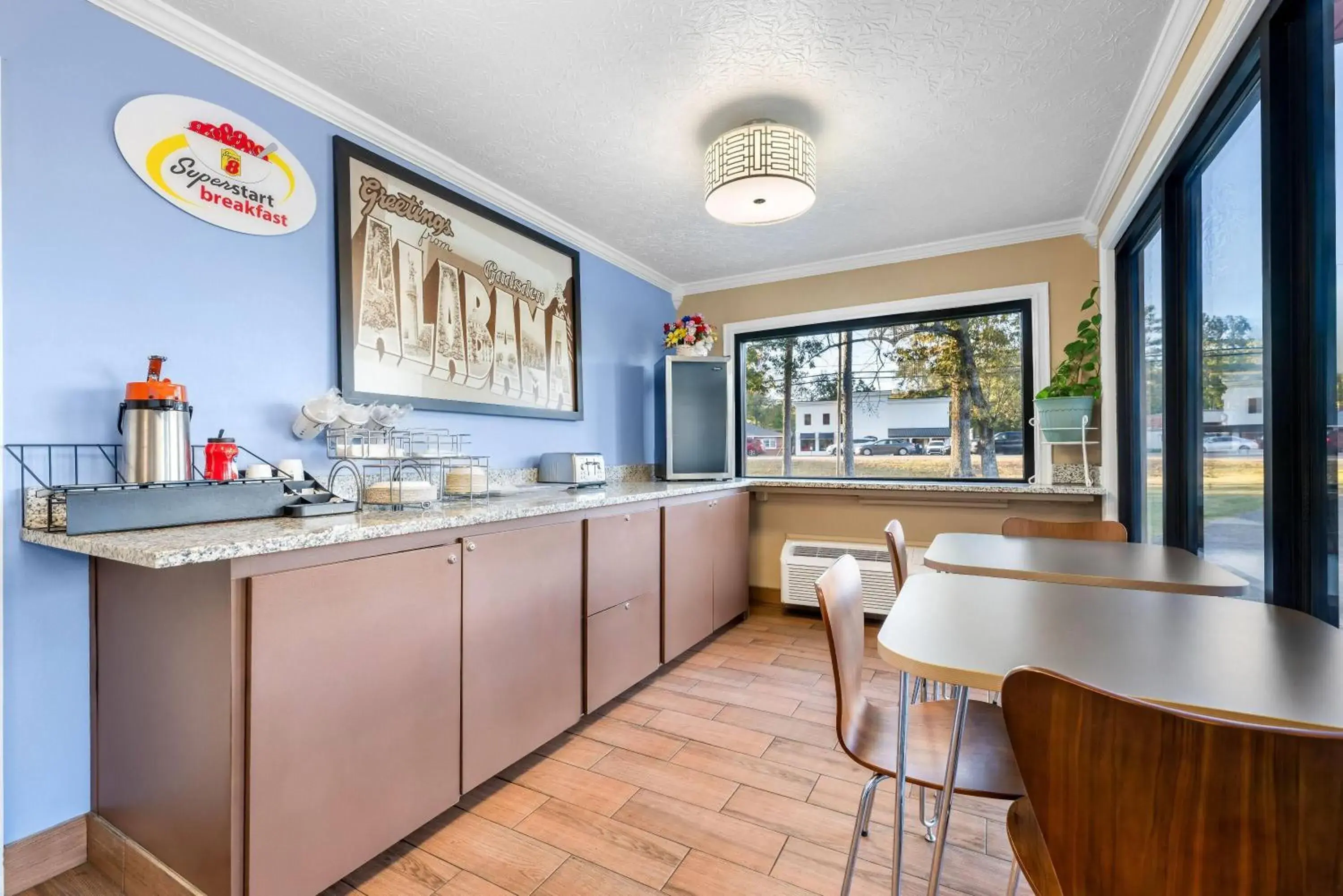 Restaurant/places to eat in Super 8 by Wyndham Gadsden AL Restaurant/places to eat in Super 8 by Wyndham Gadsden AL