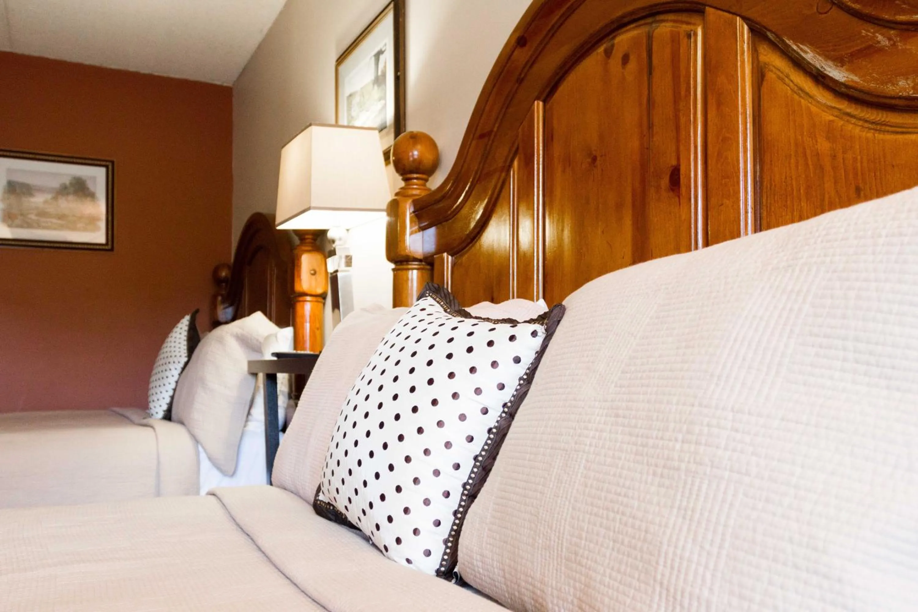 Decorative detail in Niagara Falls Motor Lodge