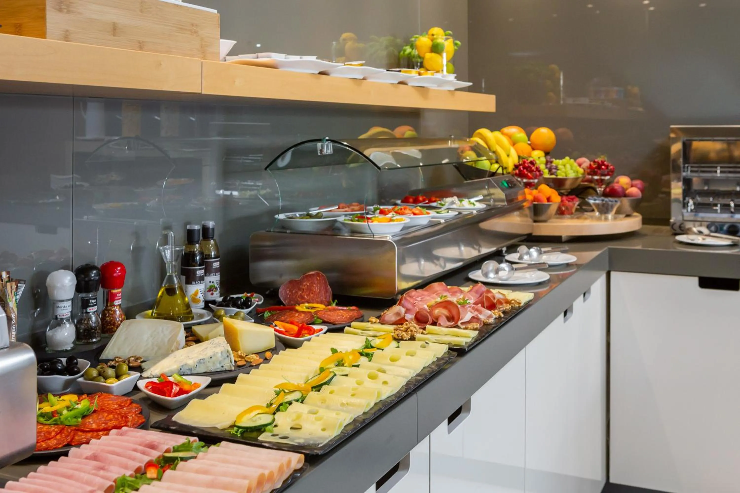 Buffet breakfast in Aparthotel Flora