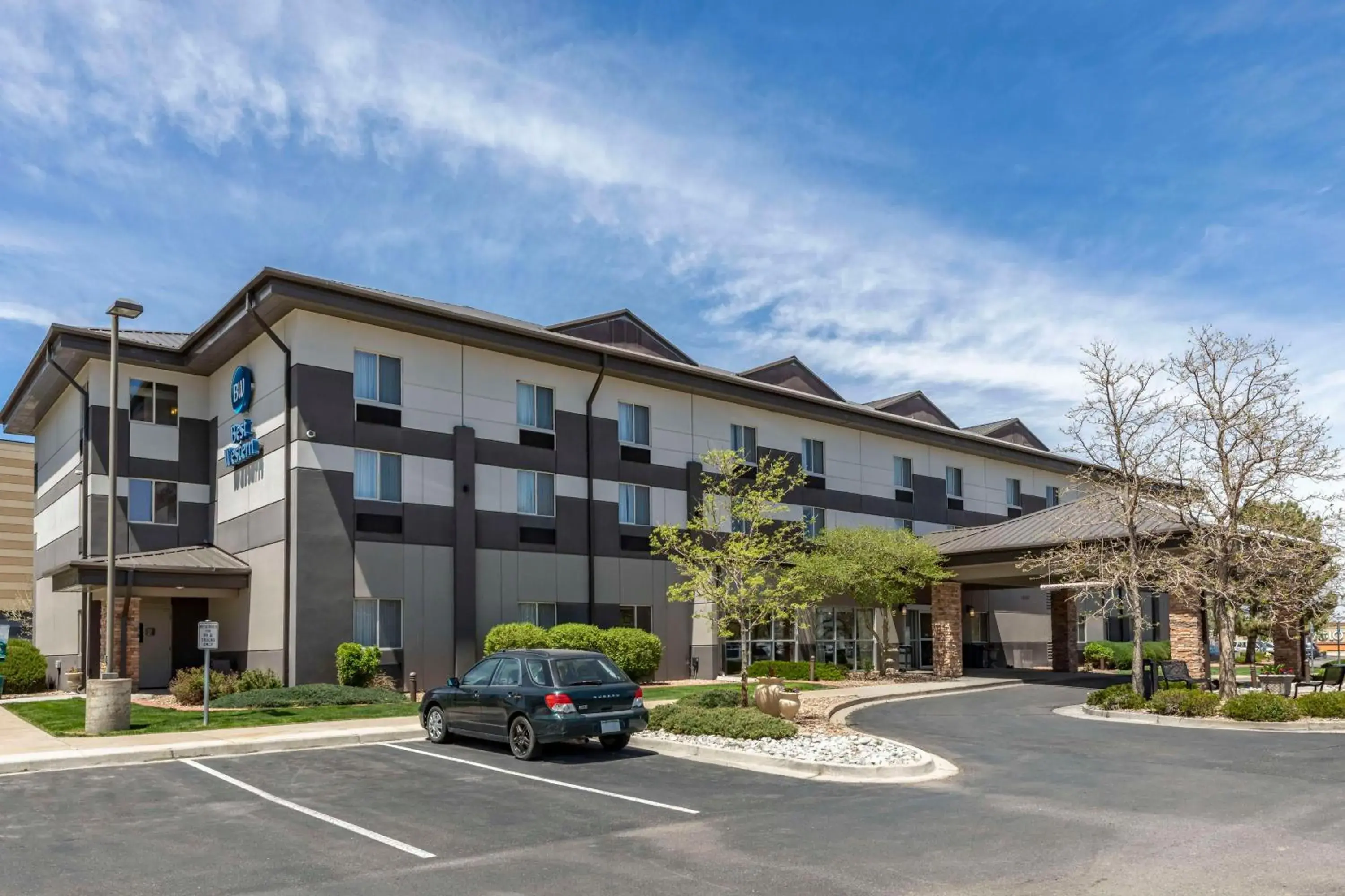 Property building in Best Western Brighton Inn Property building in Best Western Brighton Inn