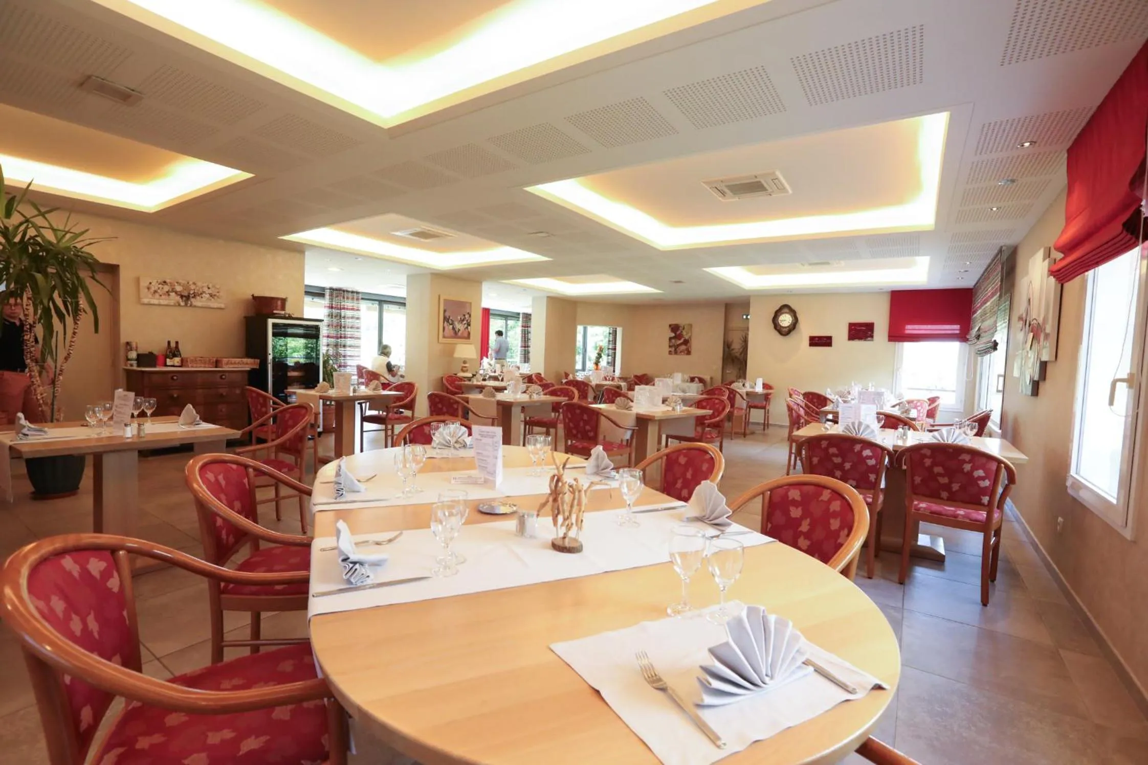 Logis Hotel Spa Restaurant Le Provence