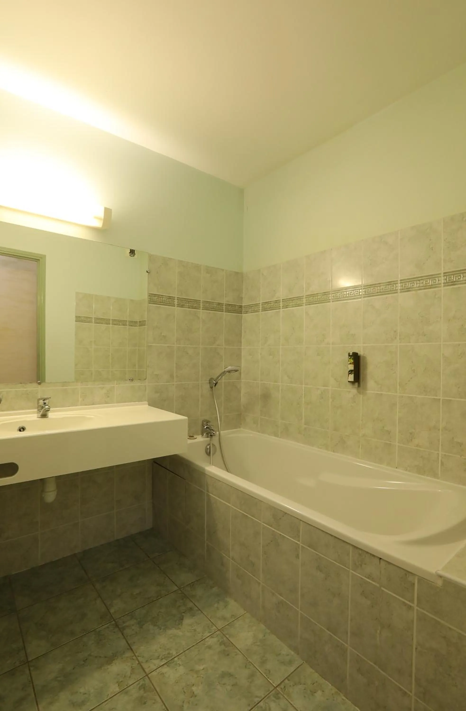 Logis Hotel Spa Restaurant Le Provence