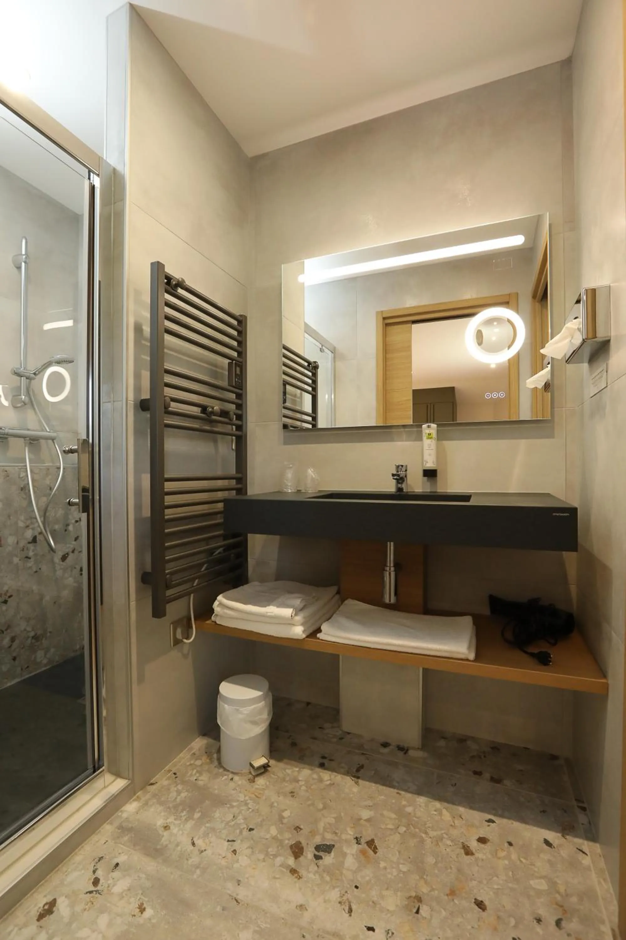 Logis Hotel Spa Restaurant Le Provence