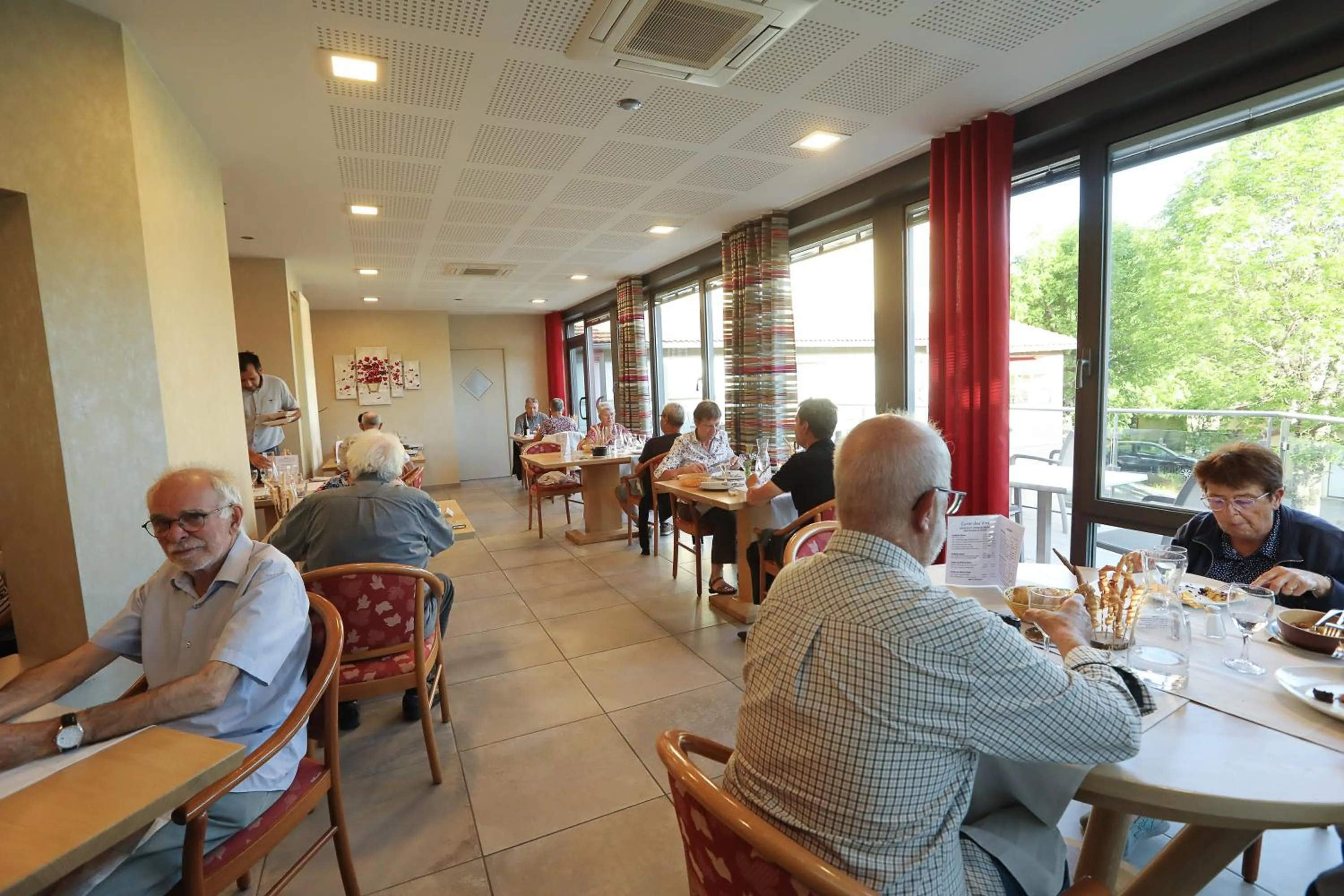 Logis Hotel Spa Restaurant Le Provence