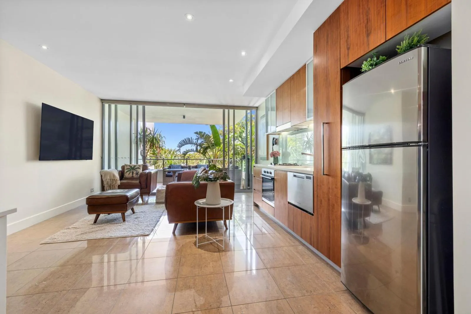 Living room in Cotton Beach Resort - Tweed Coast Holidays ®