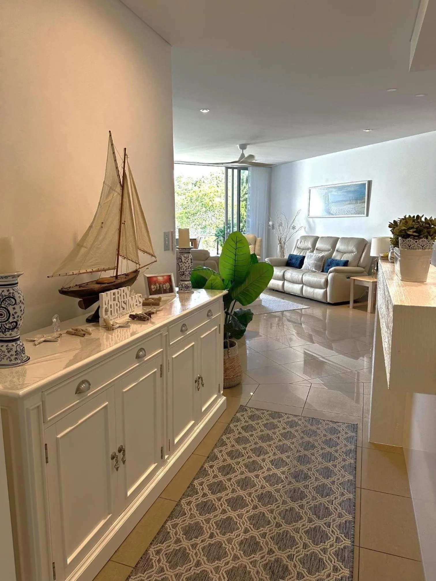 Living room in Cotton Beach Resort - Tweed Coast Holidays ®