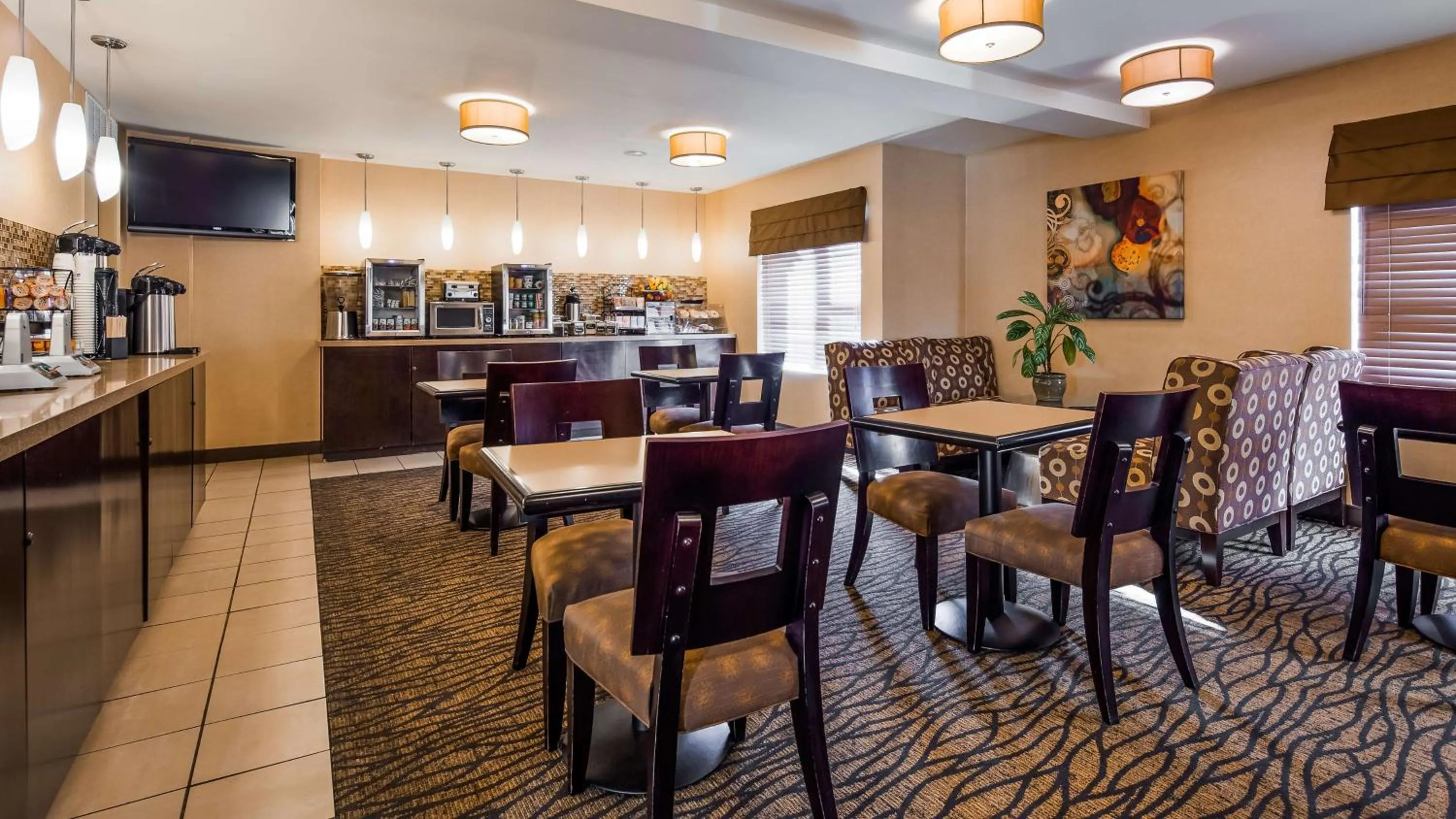 Restaurant/places to eat in Best Western Plus Suites Hotel Coronado Island