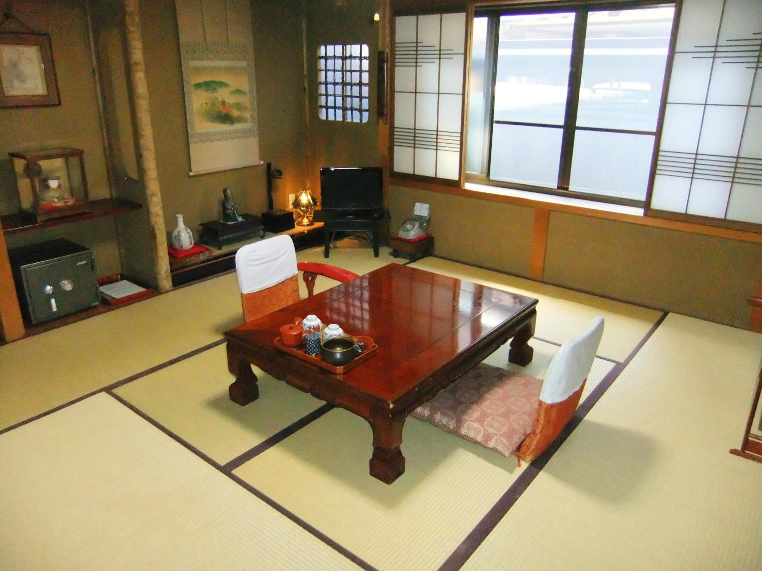 Photo of the whole room in Sumiyoshi Ryokan