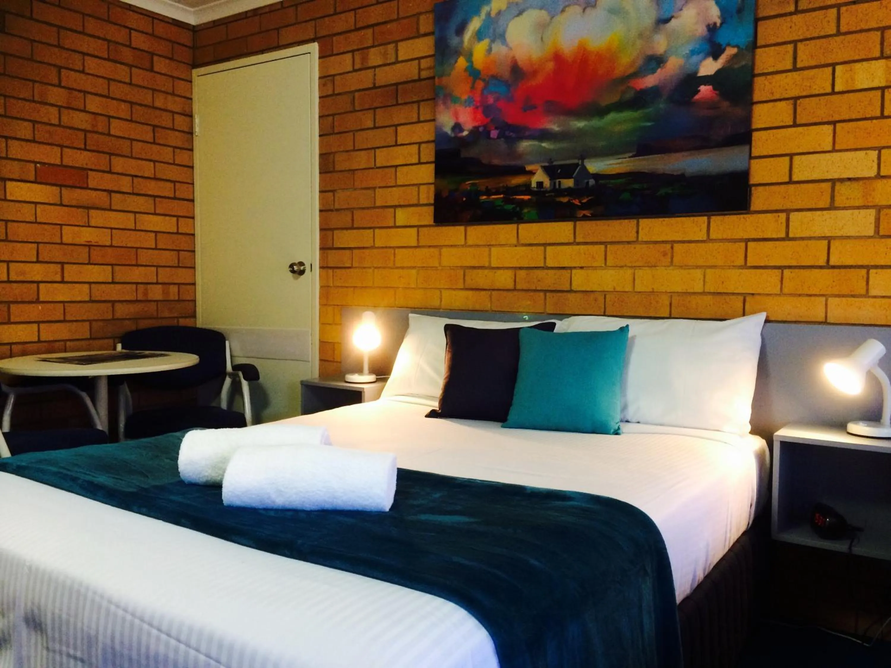 Bed in Bosuns Inn Motel