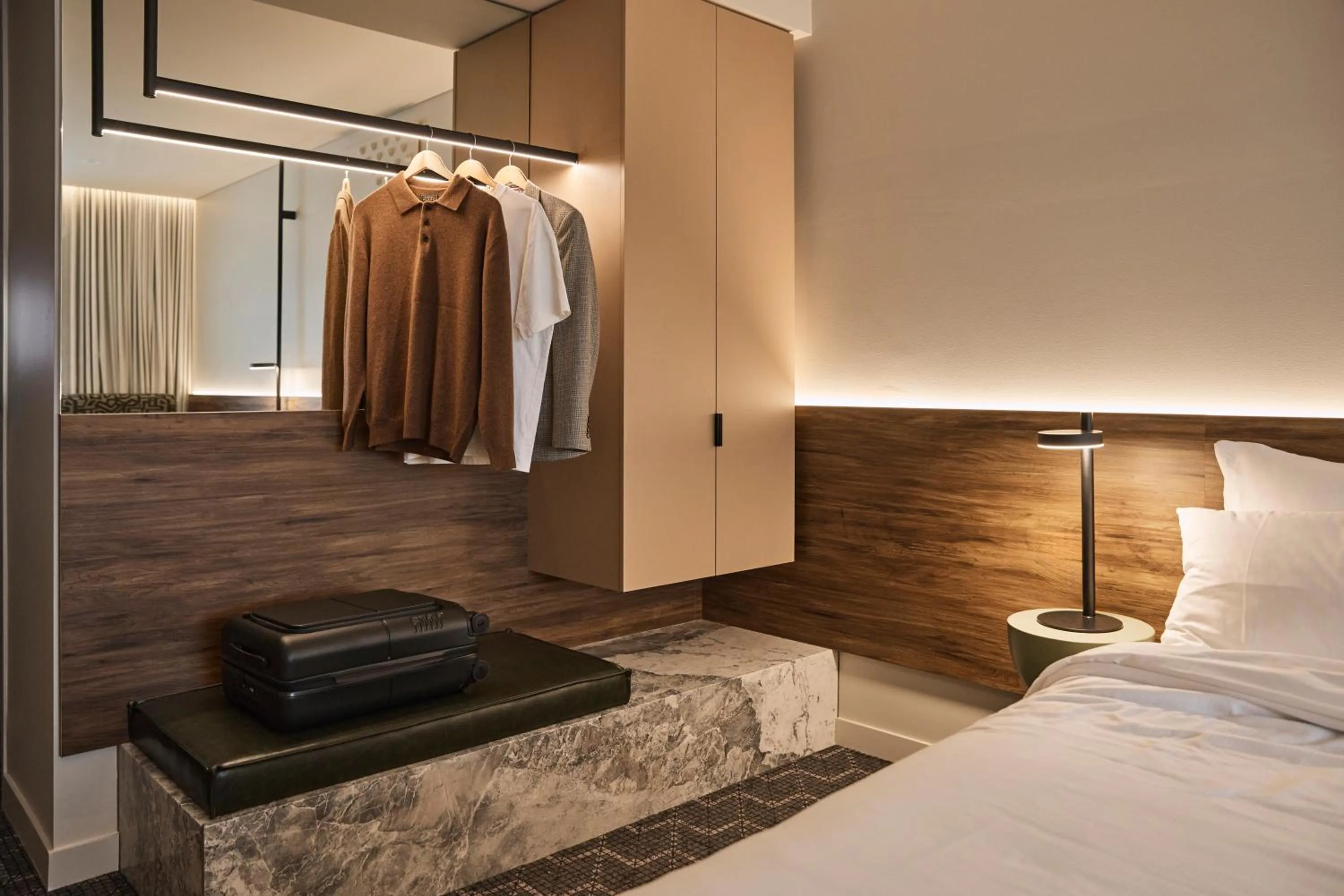 Bedroom, Bed in Rydges Sydney Airport Hotel