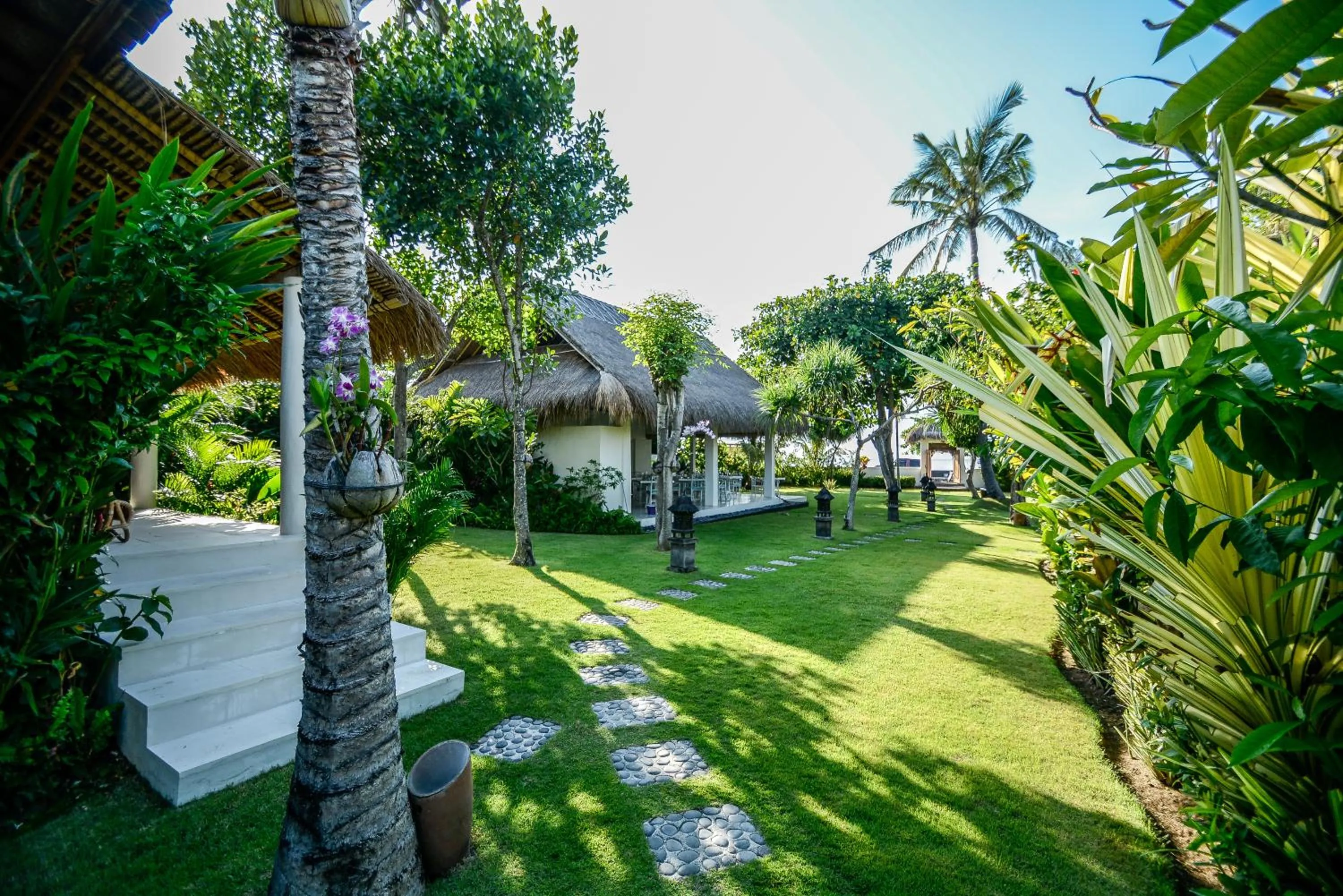 Garden in Aashaya Jasri Resort