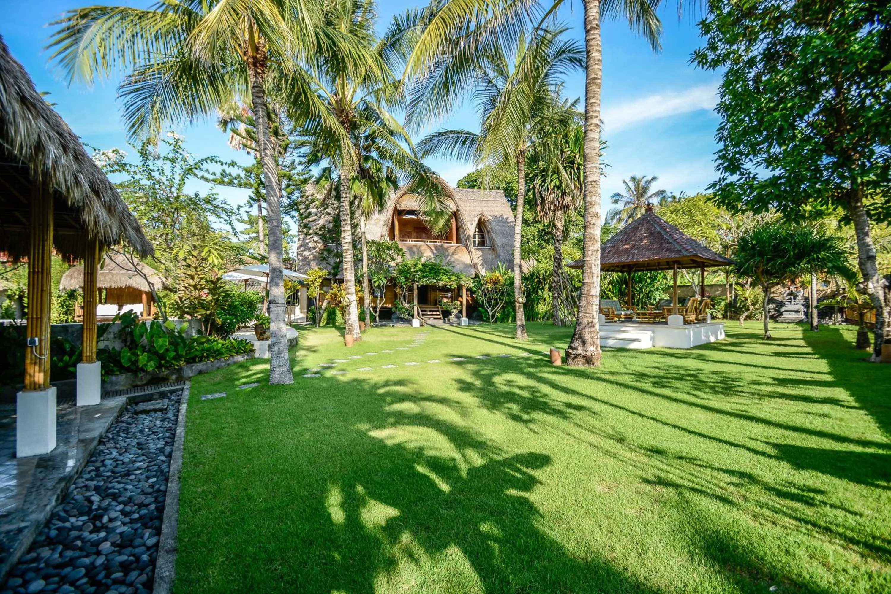 Garden in Aashaya Jasri Resort