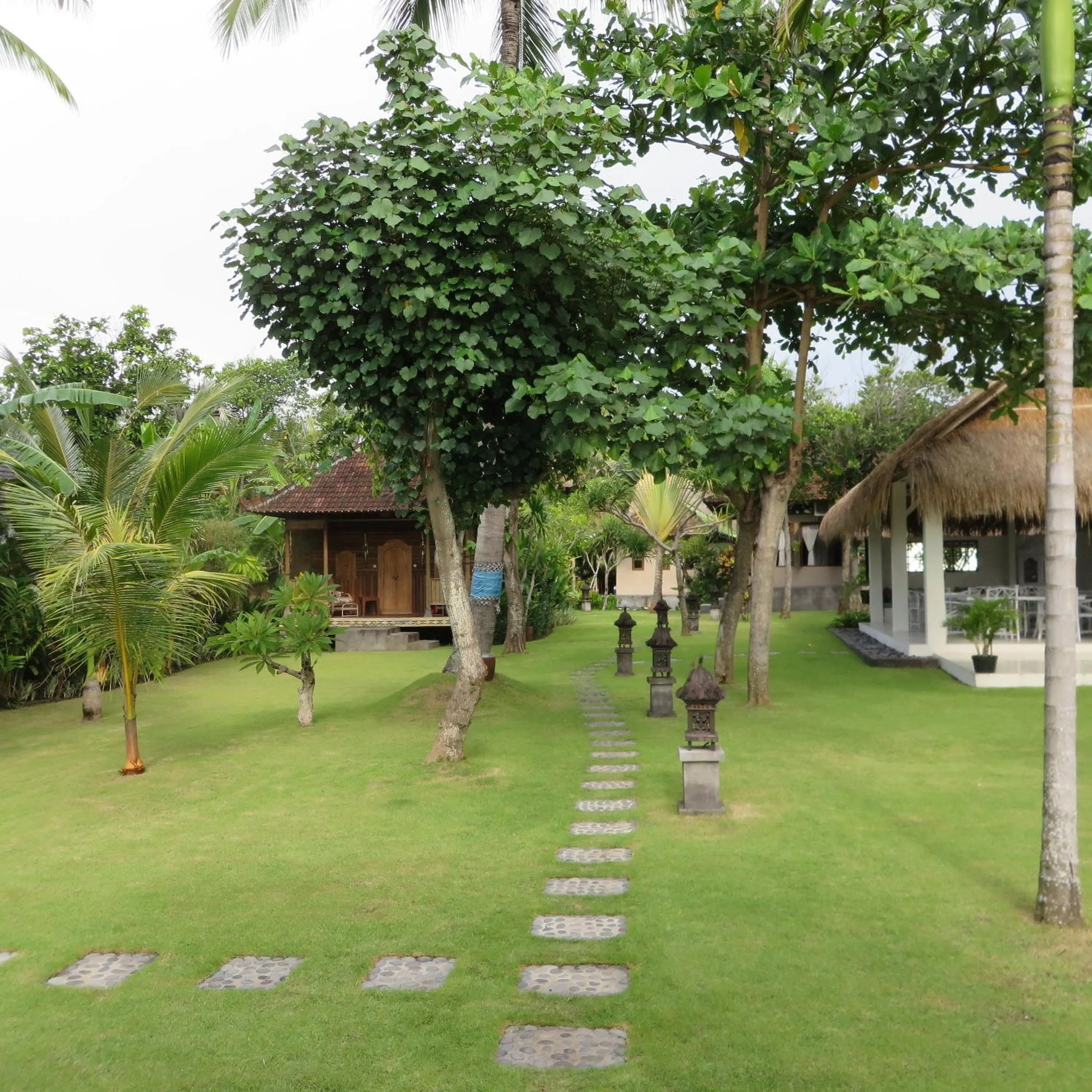 Garden in Aashaya Jasri Resort