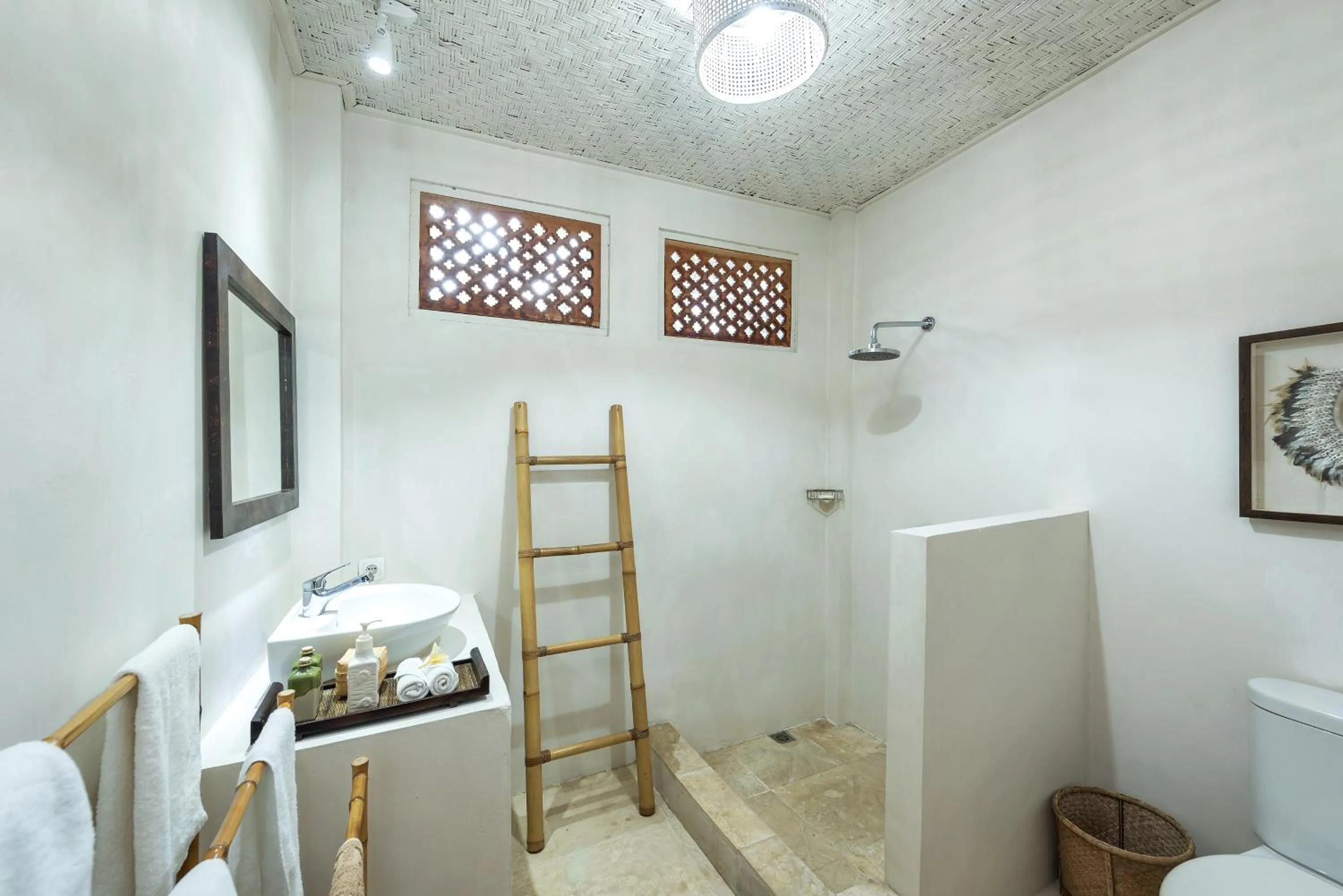 Shower in Aashaya Jasri Resort