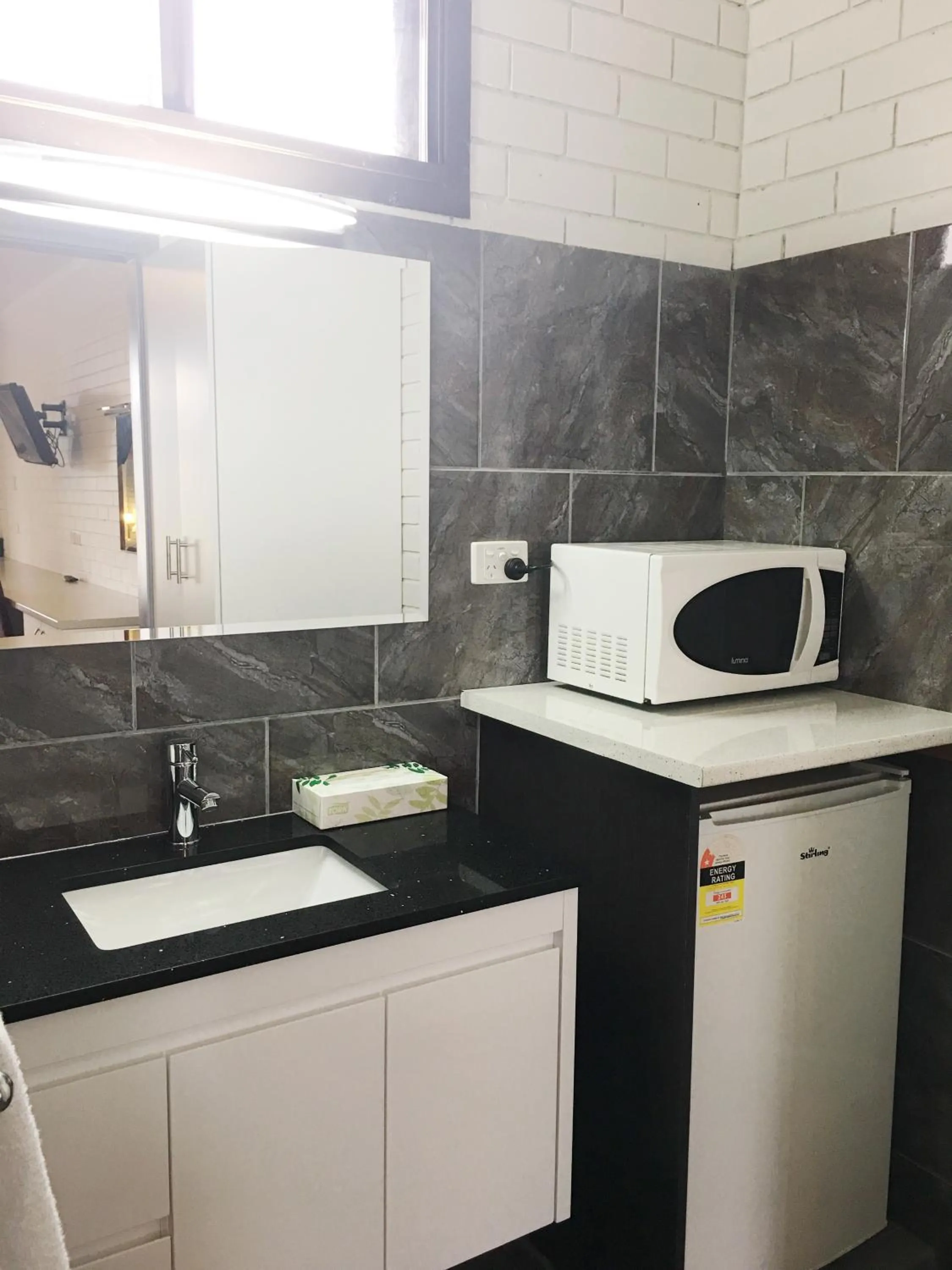 Area and facilities in Statesman Motor Inn