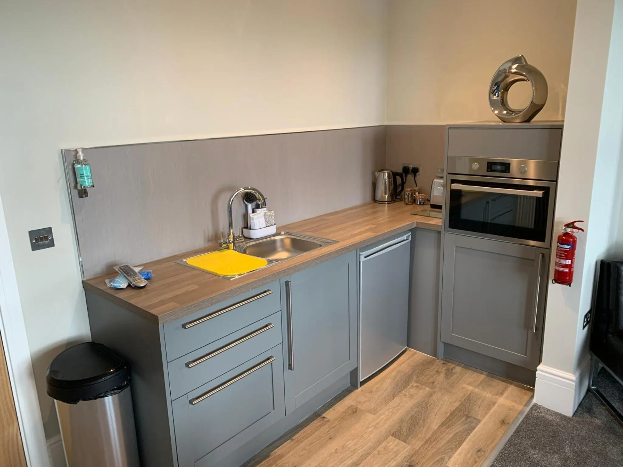 Kitchen or kitchenette in Harmony Apartments
