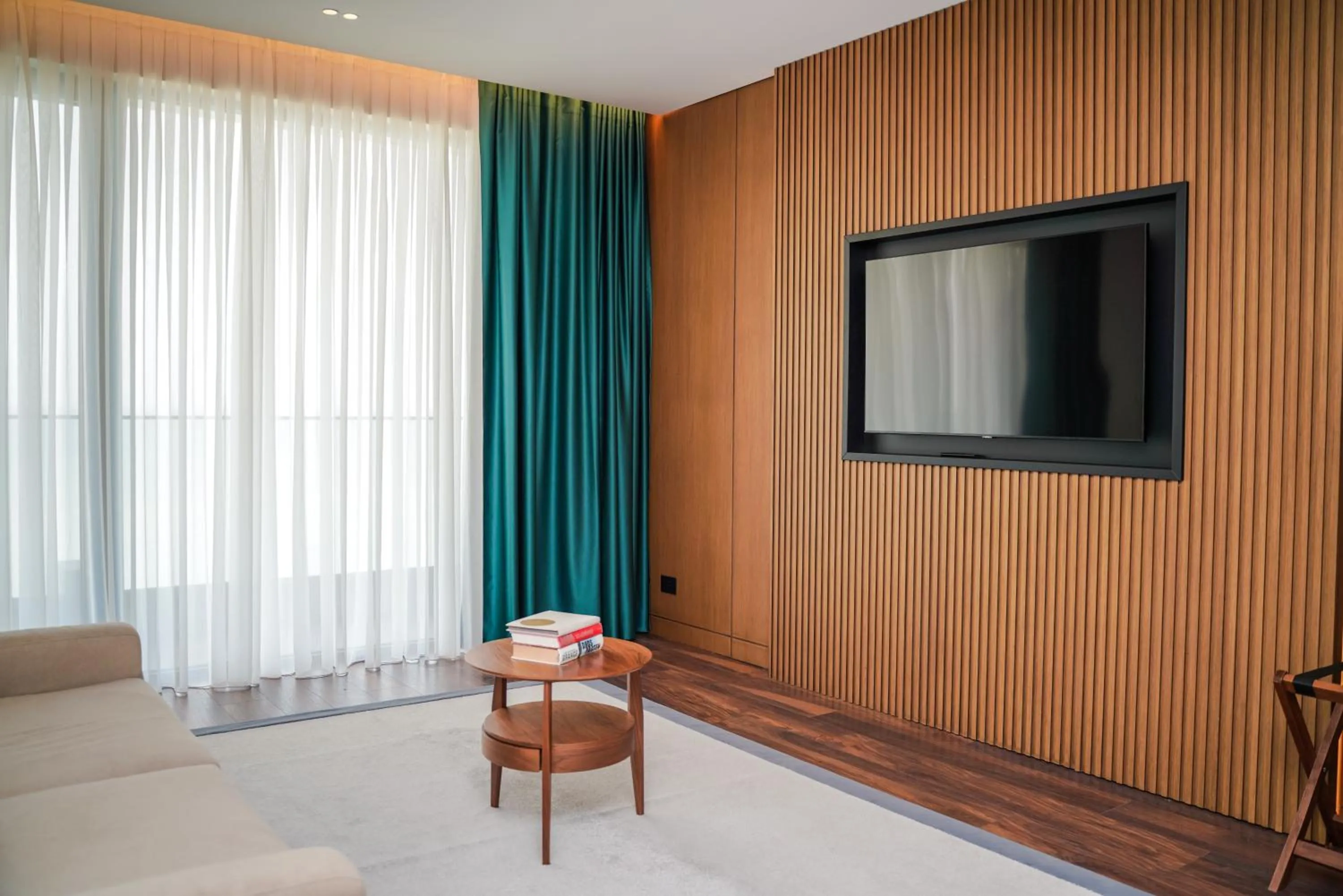 TV and multimedia, Bed in Supreme Hotel