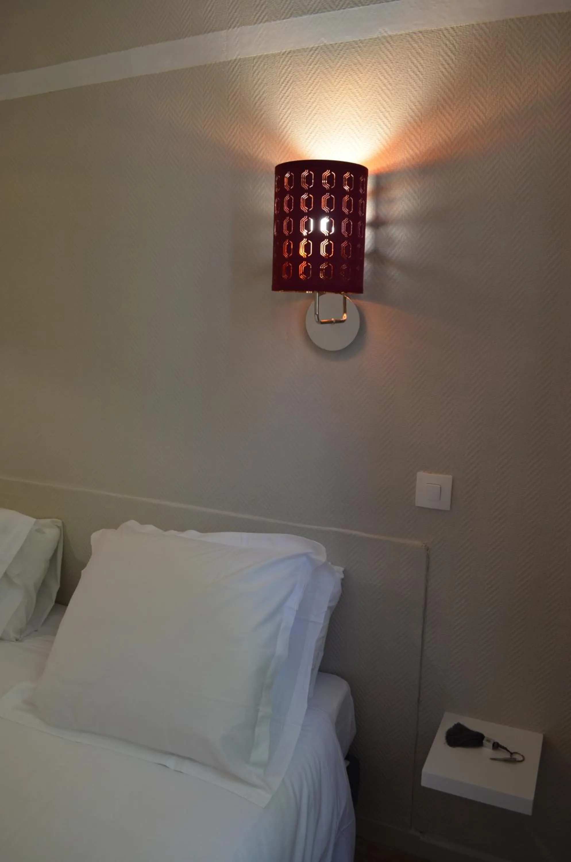 Decorative detail, Bed in Hôtel Les Corps Saints