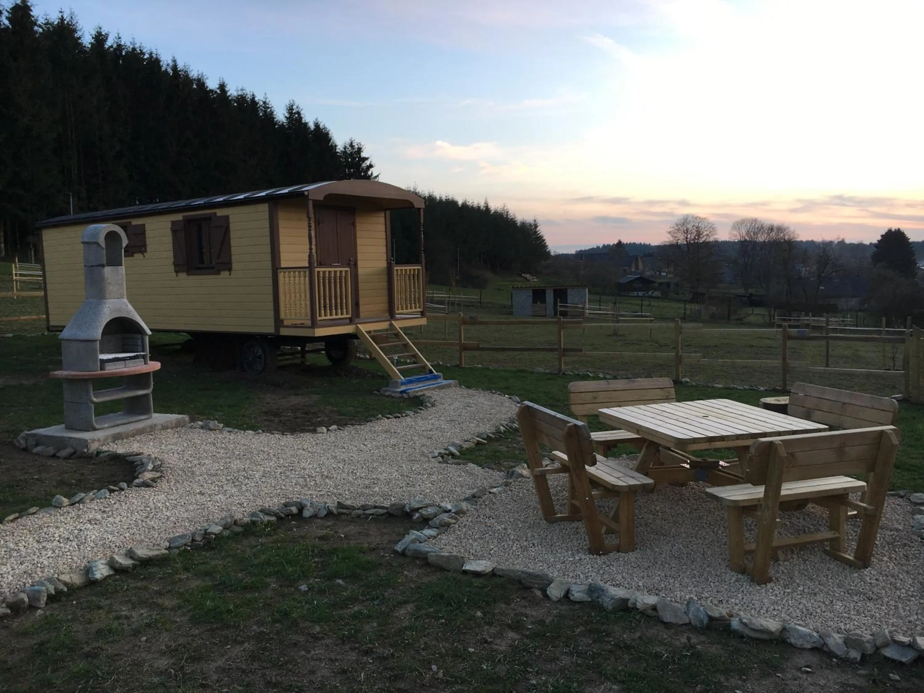 Property building in L' Instant Ch' Oizy