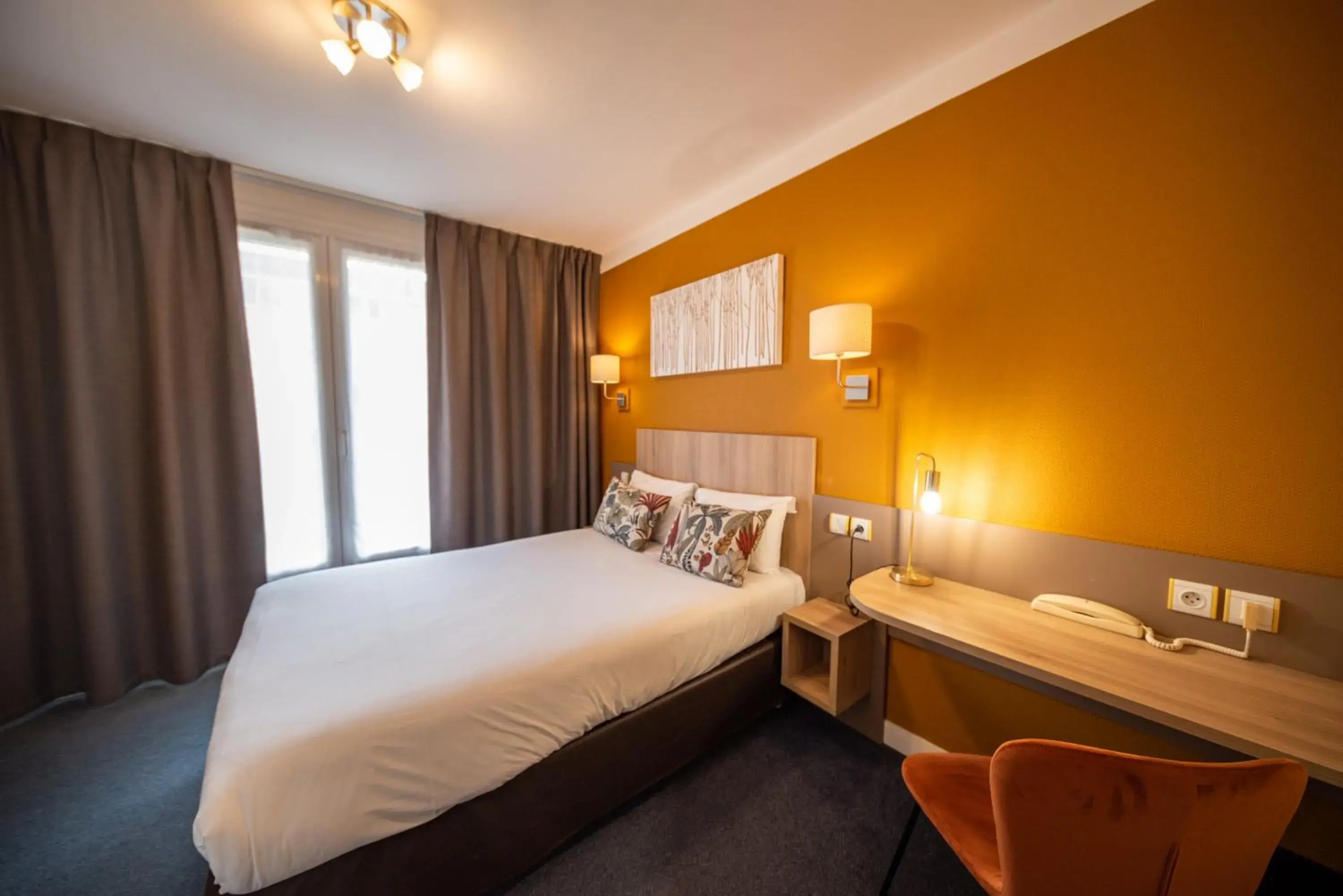 Bed in Hôtel de Caen Bed in Hôtel de Caen